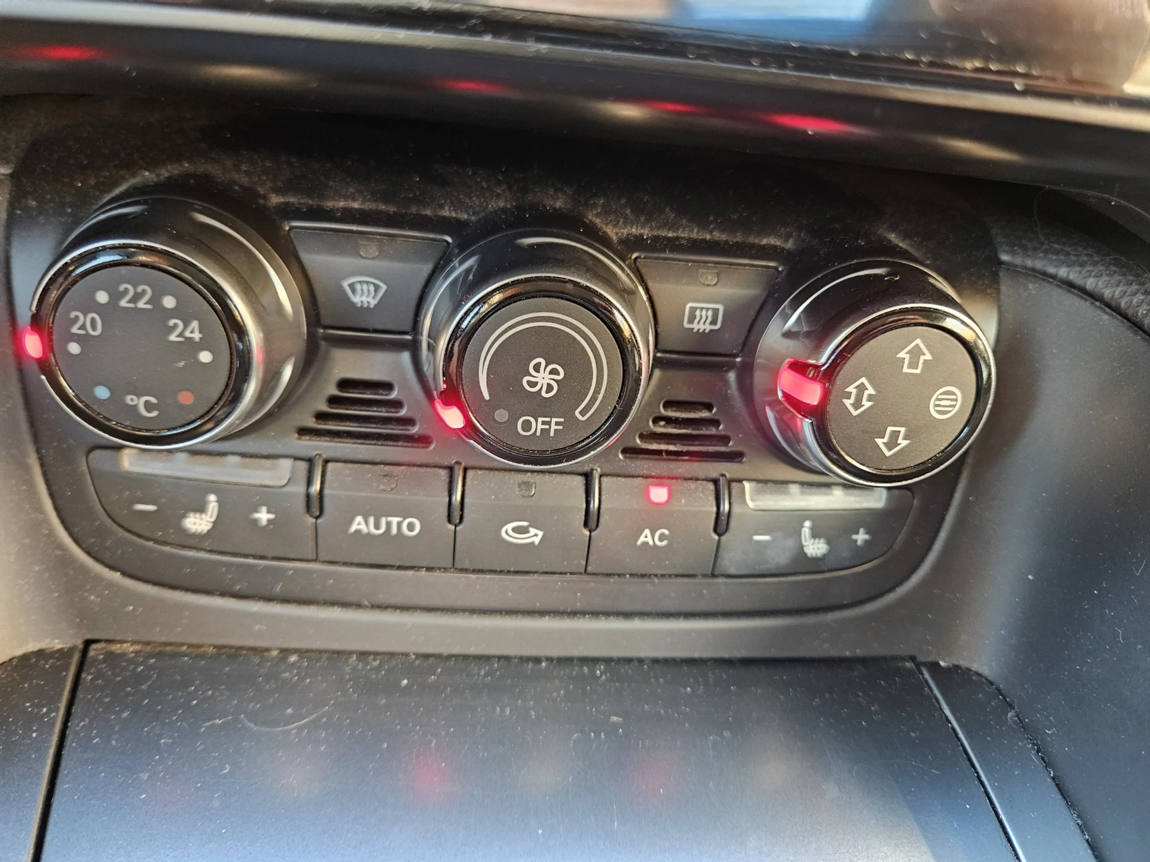 Audi TT 1.8 TFSI — photo 14