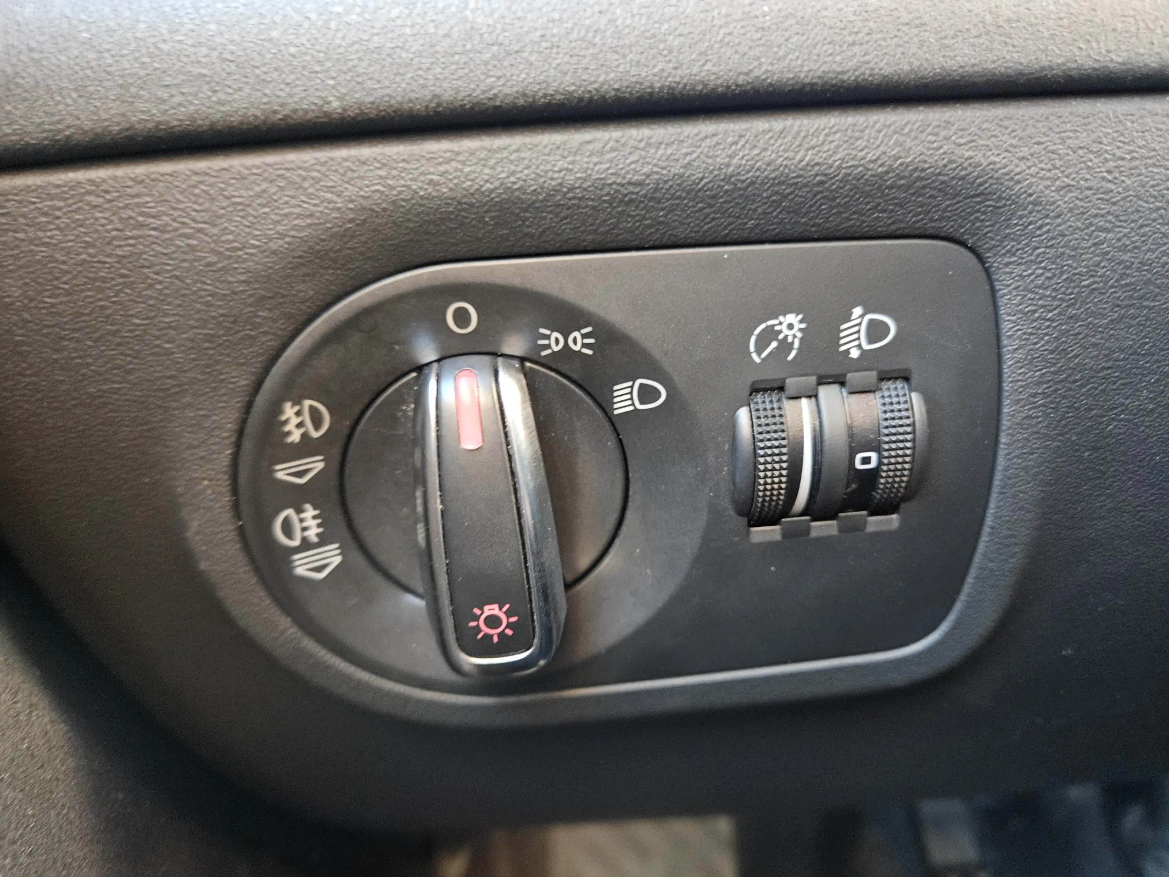 Audi TT 1.8 TFSI — photo 19