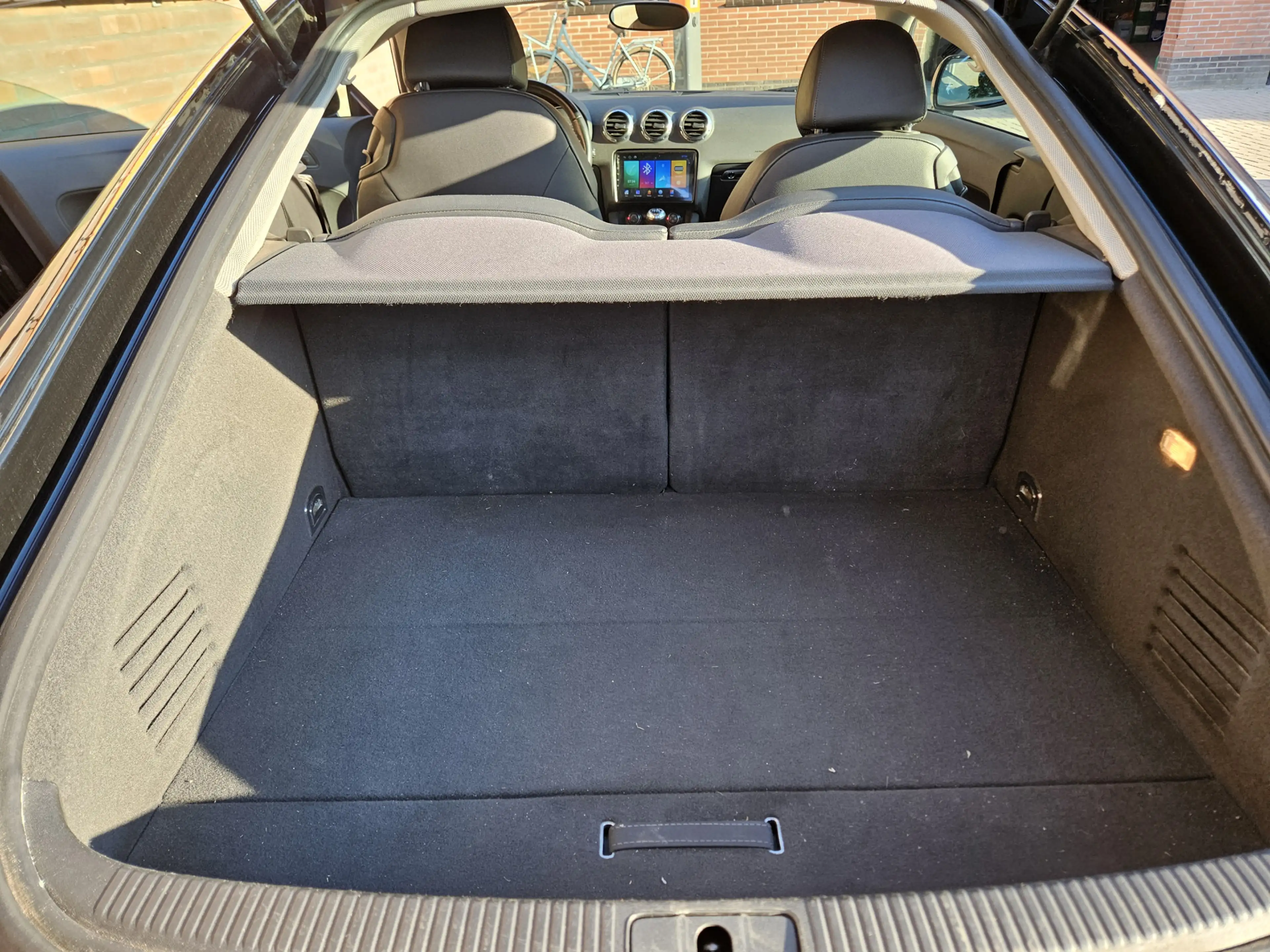 Audi TT 1.8 TFSI — photo 28