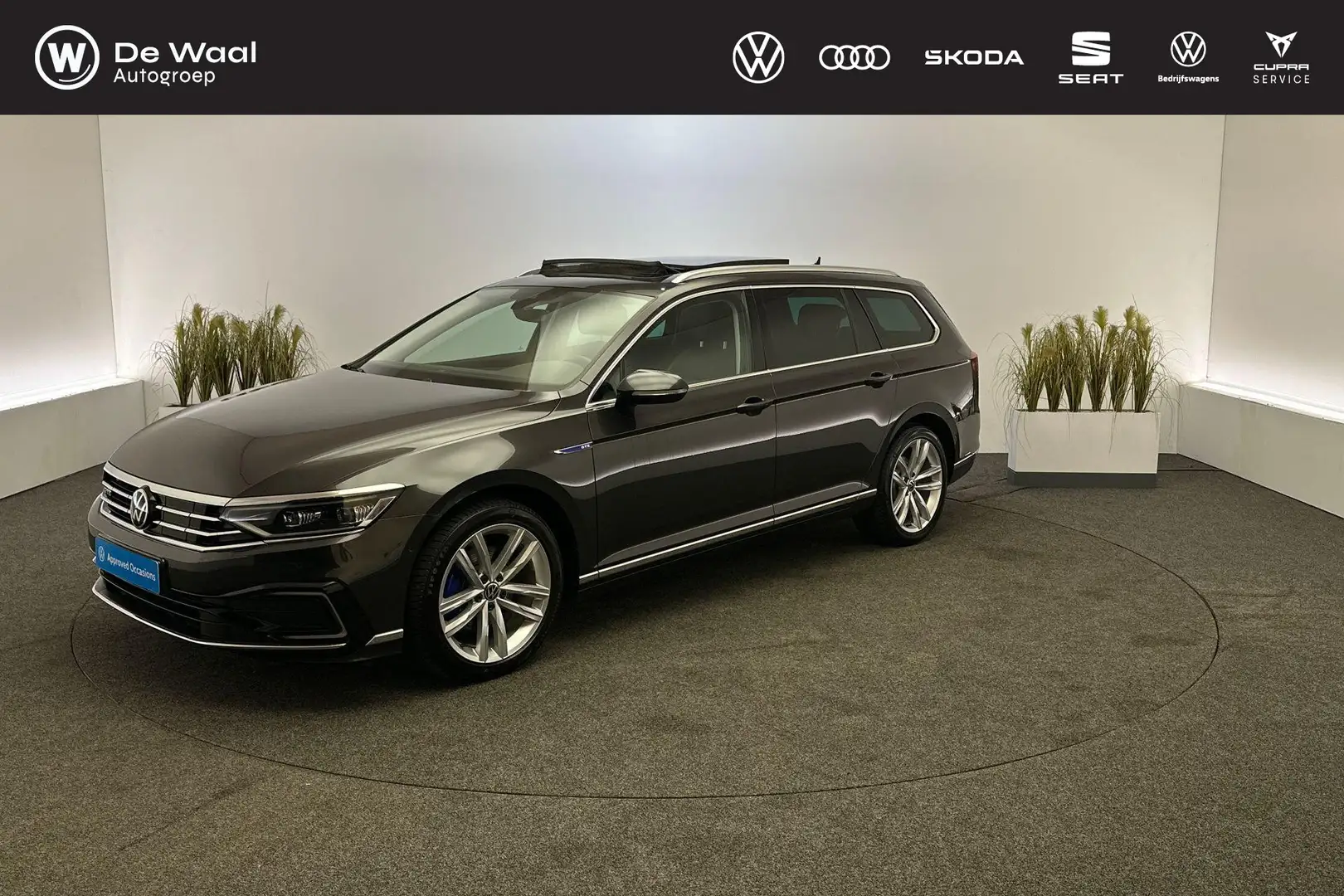 Volkswagen Passat Variant GTE 1.4 TSI 218pk DSG PHEV Business | Panoramadak, Grijs - 1