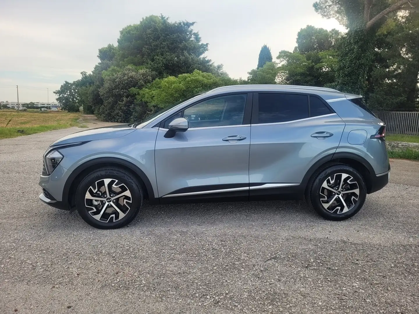 Kia Sportage Sportage 1.6 TGDi HEV AT Style Grau - 2