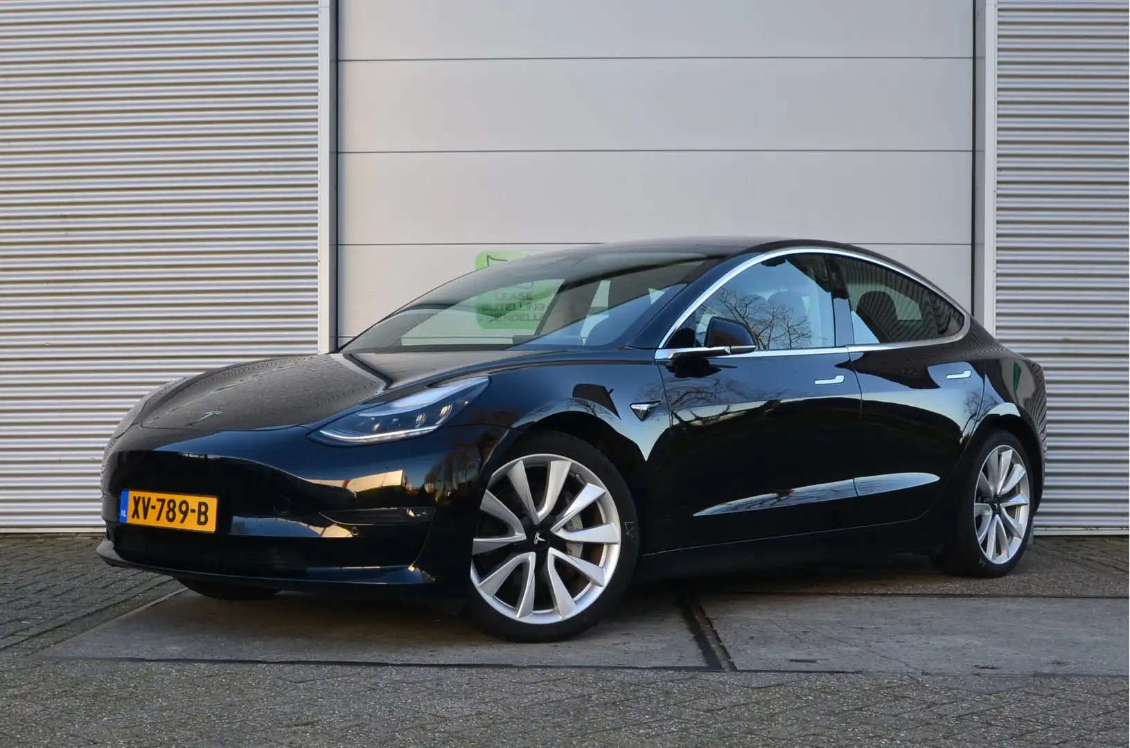 Tesla Model 3 Long Range 75 kWh Performance Boost, AutoPilot, in Noir - 1