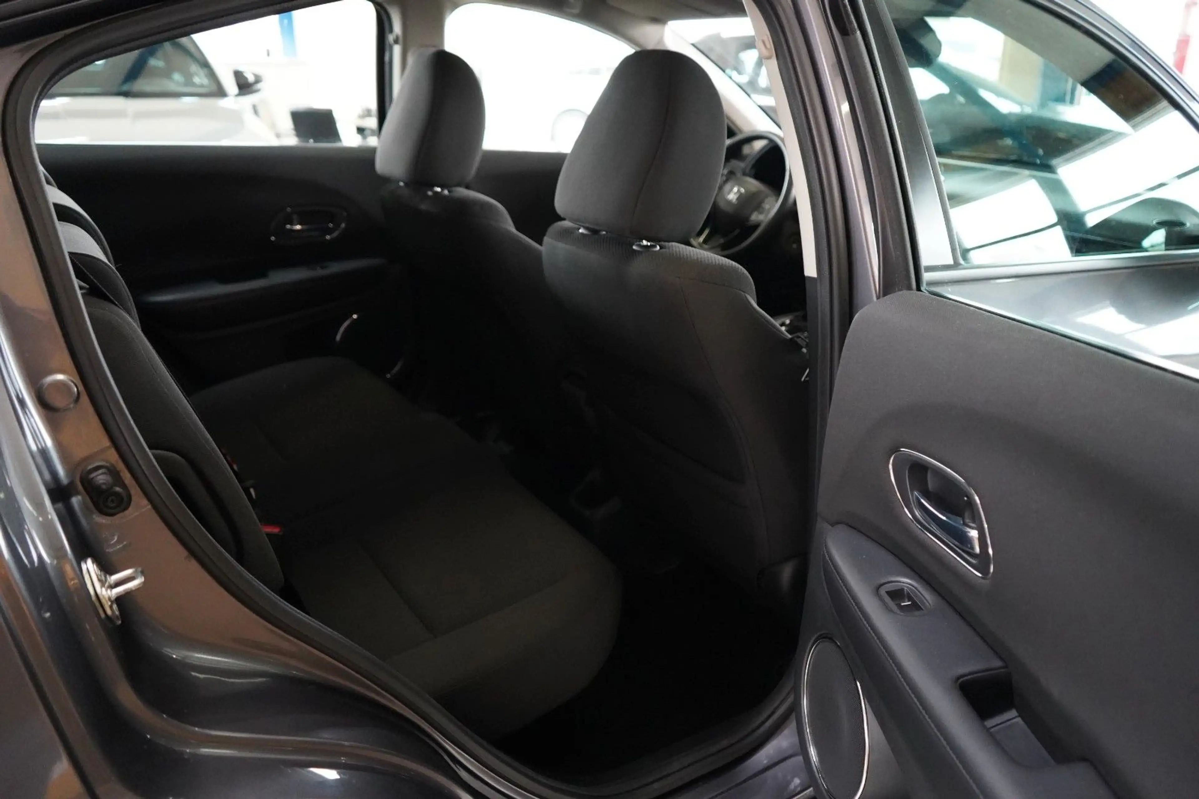Honda HR-V Elegance KLIMAAUTO./ TEMPOMAT / PDC — photo 7