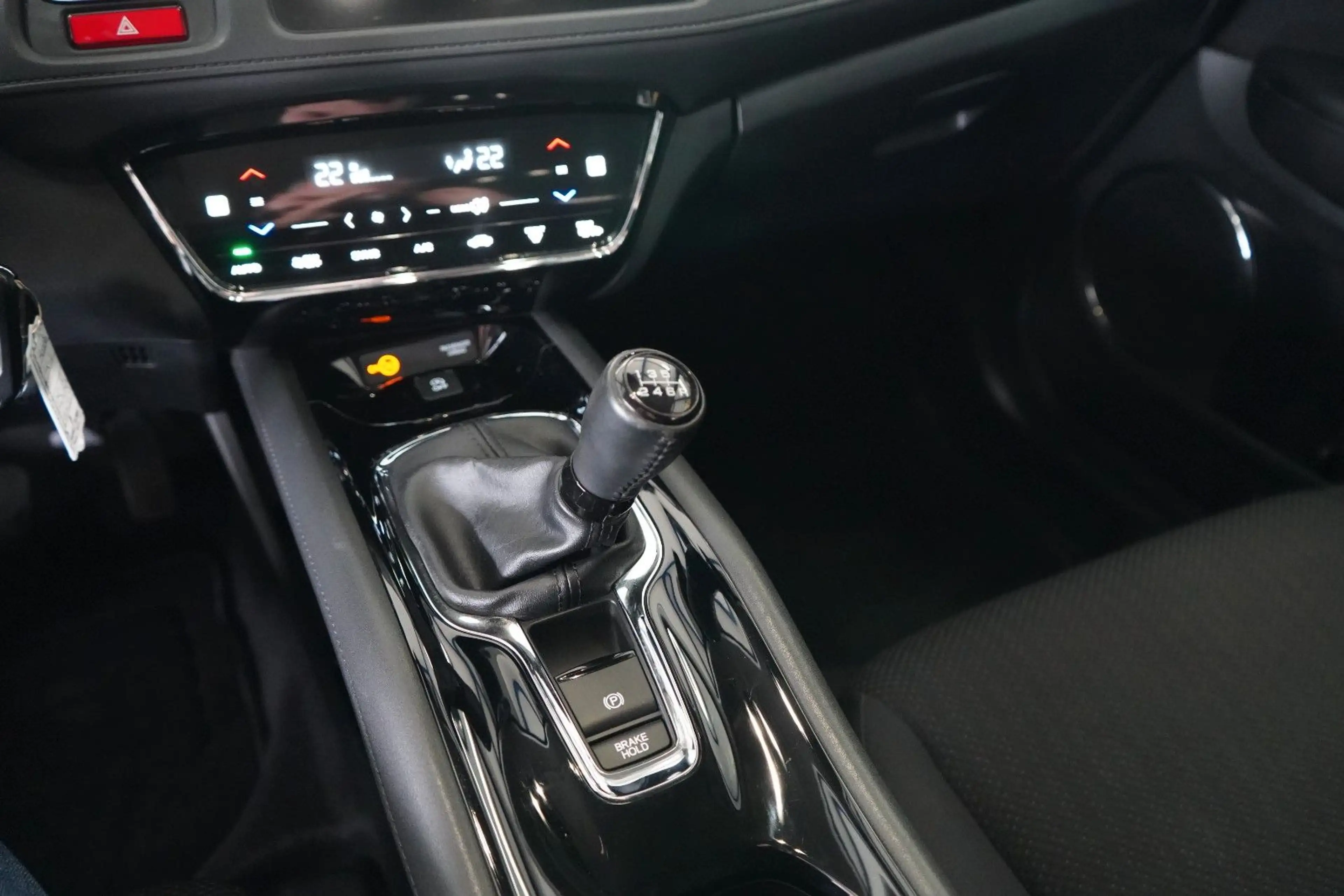 Honda HR-V Elegance KLIMAAUTO./ TEMPOMAT / PDC — photo 14