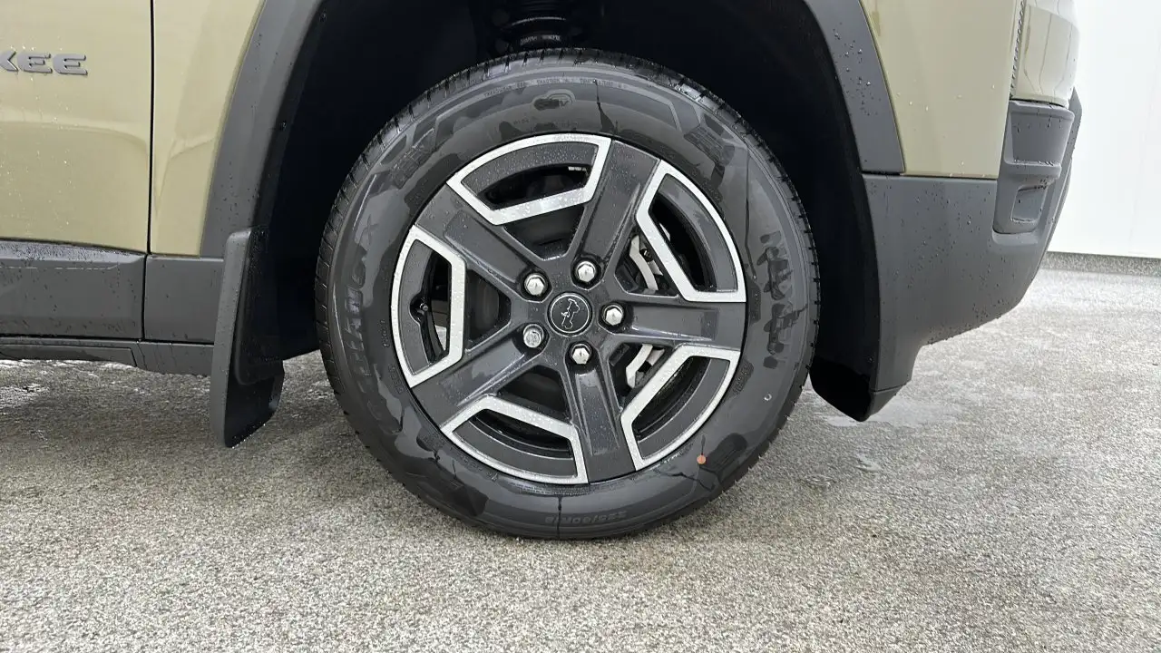 Jeep Cherokee снимка Jeep Cherokee
