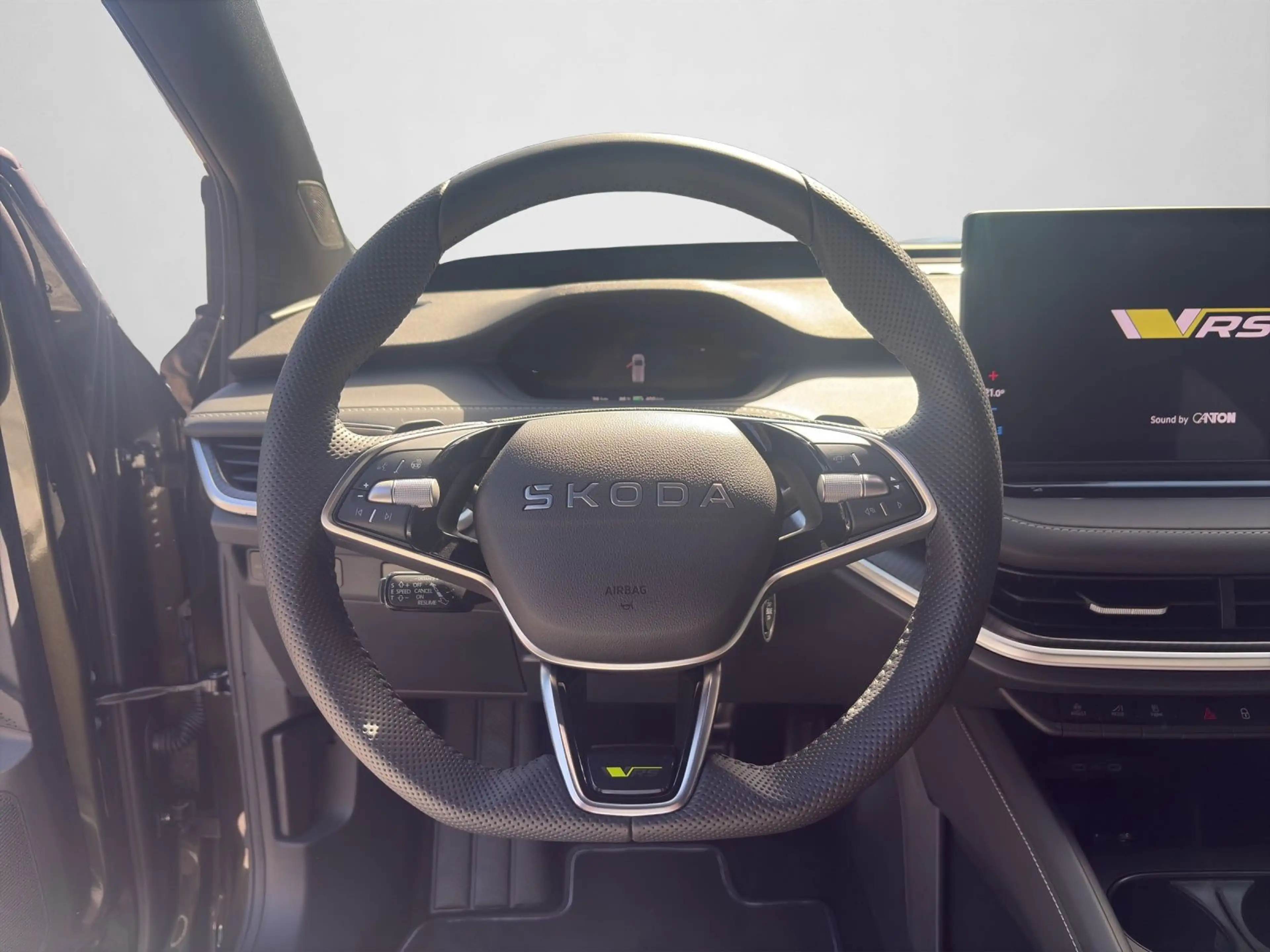 Skoda Enyaq RS 82kWh 4x4 — photo 9
