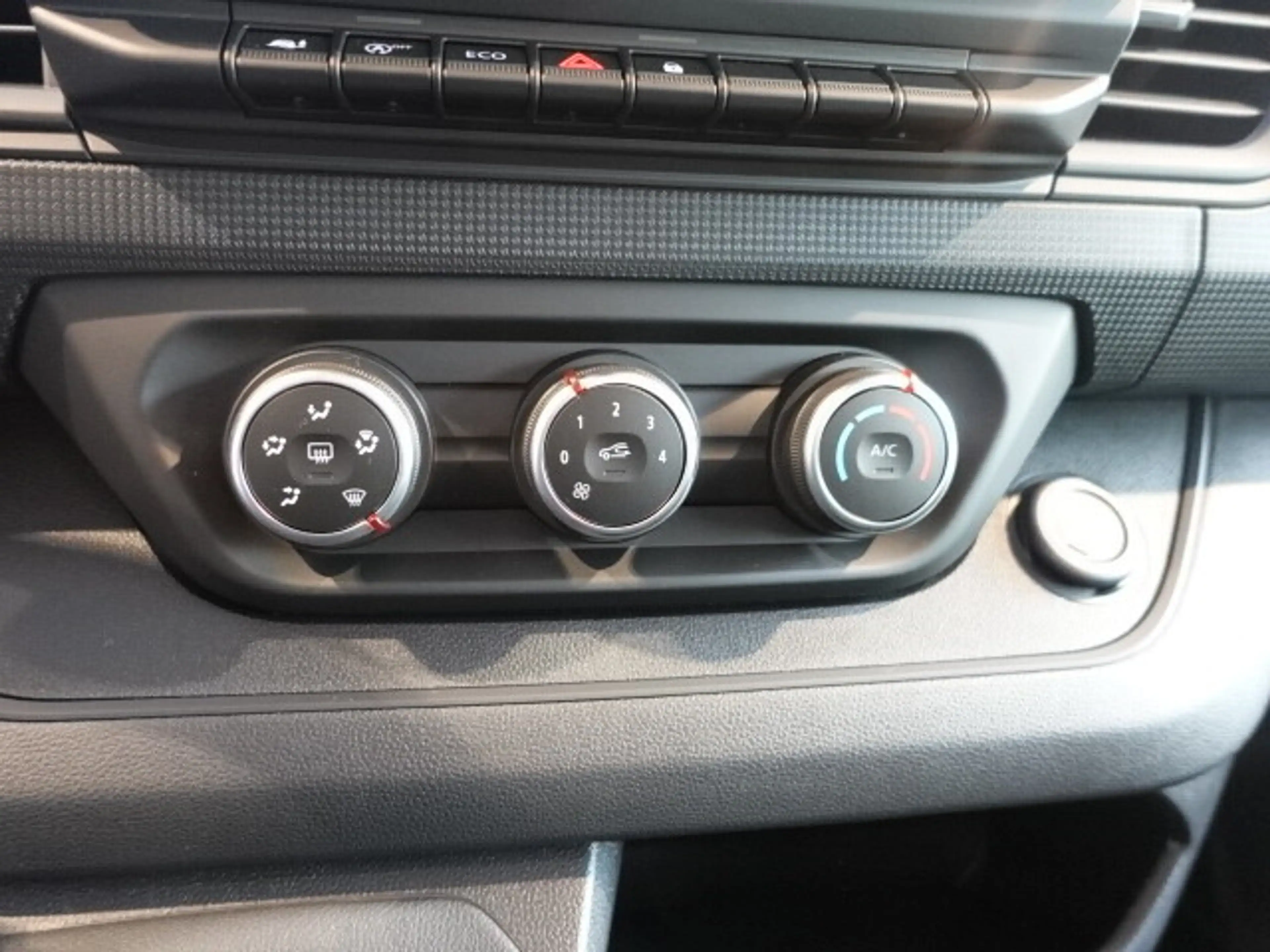 Nissan Primastar Kombi L1H1 dCi 150 9stz Acenta — photo 10