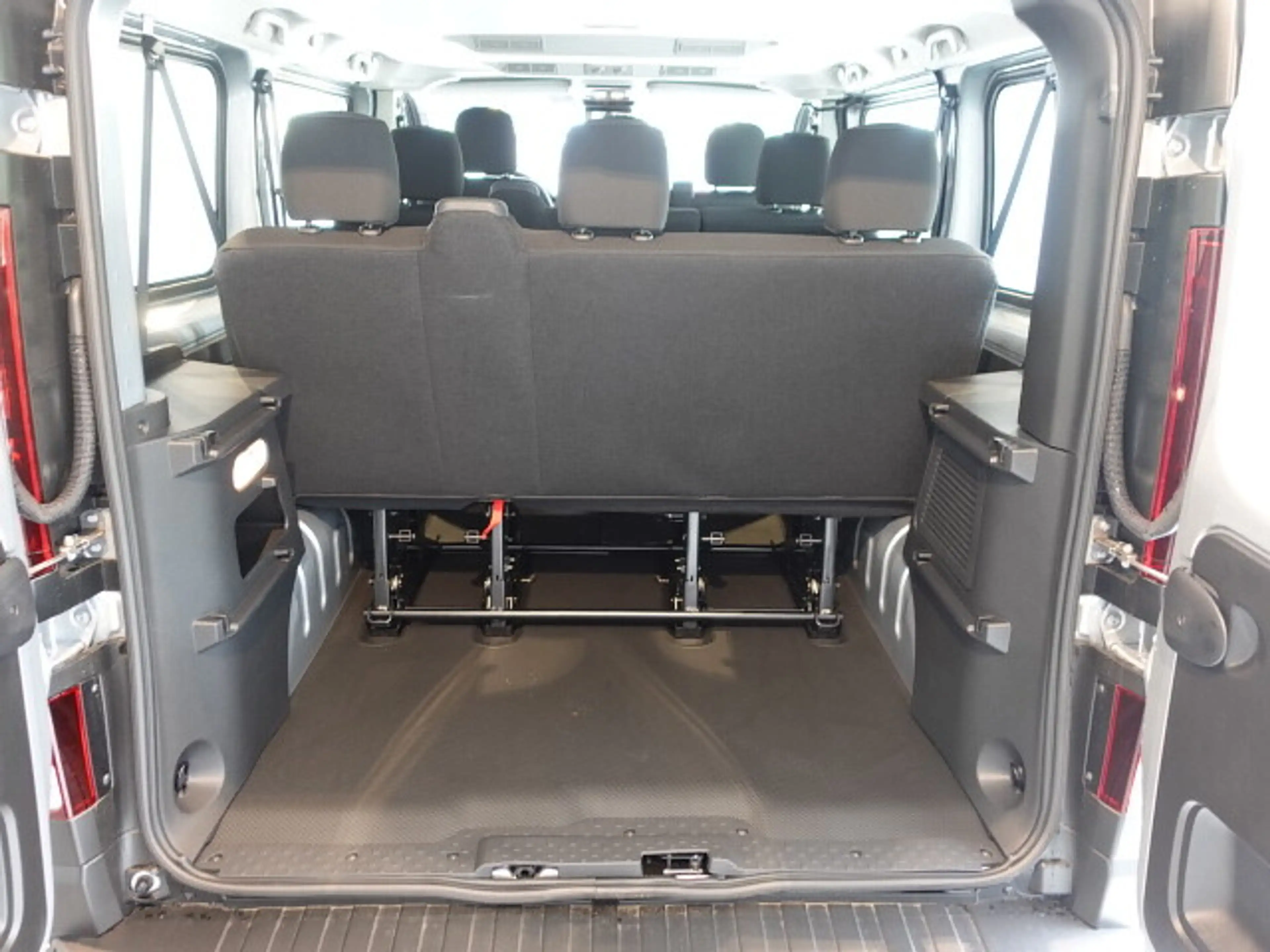 Nissan Primastar Kombi L1H1 dCi 150 9stz Acenta — photo 7