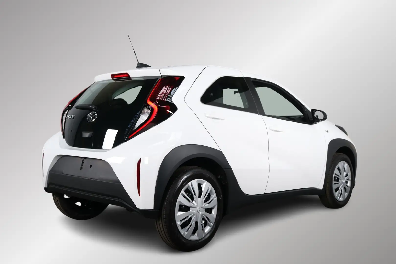 Toyota Aygo X 1.0 VVT-i MT play, Nieuw en direct leverbaar met € Blanc - 2