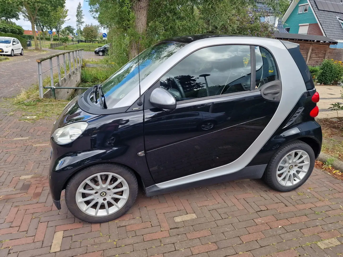 smart forTwo 1.0 Passion Zwart - 2