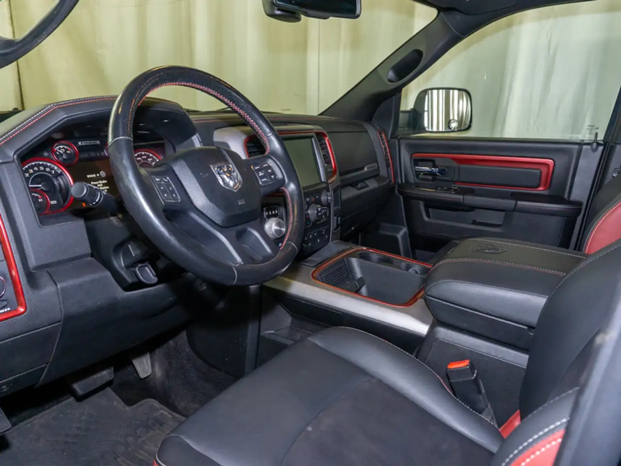 RAM 1500 снимка RAM 1500