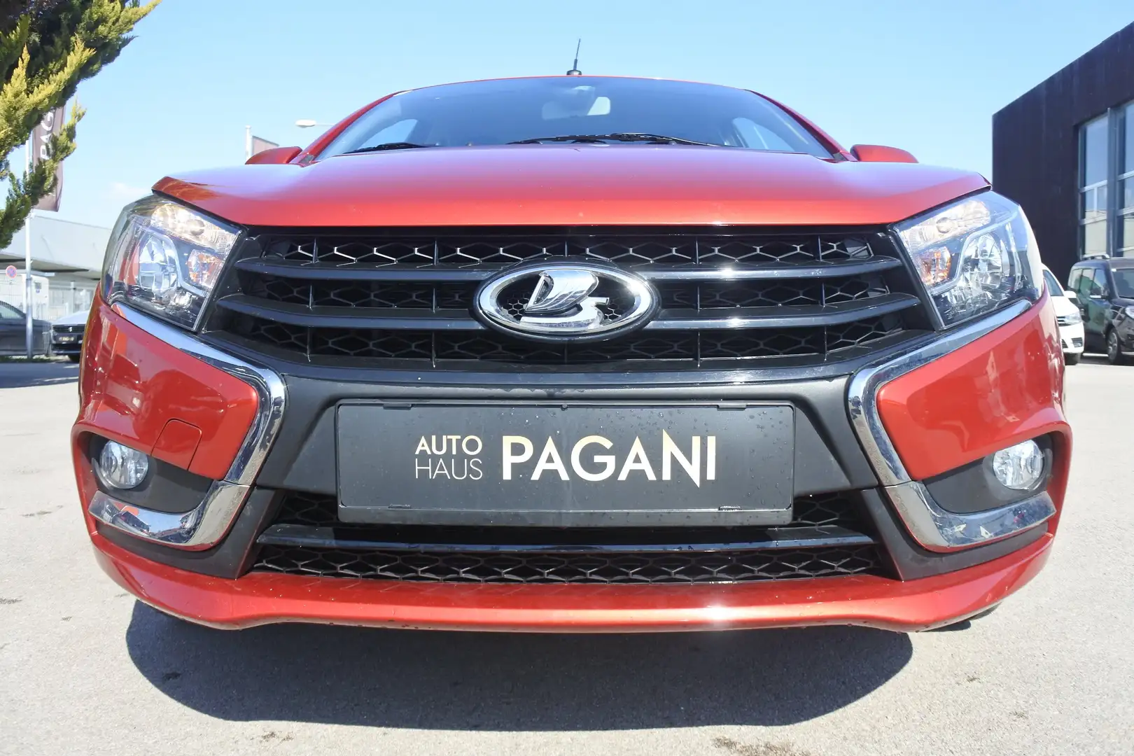 Lada Vesta Lada Vesta 1,6 Luxus Aut./NAVI/ÖAMTC/1.BESITZ Rot - 2