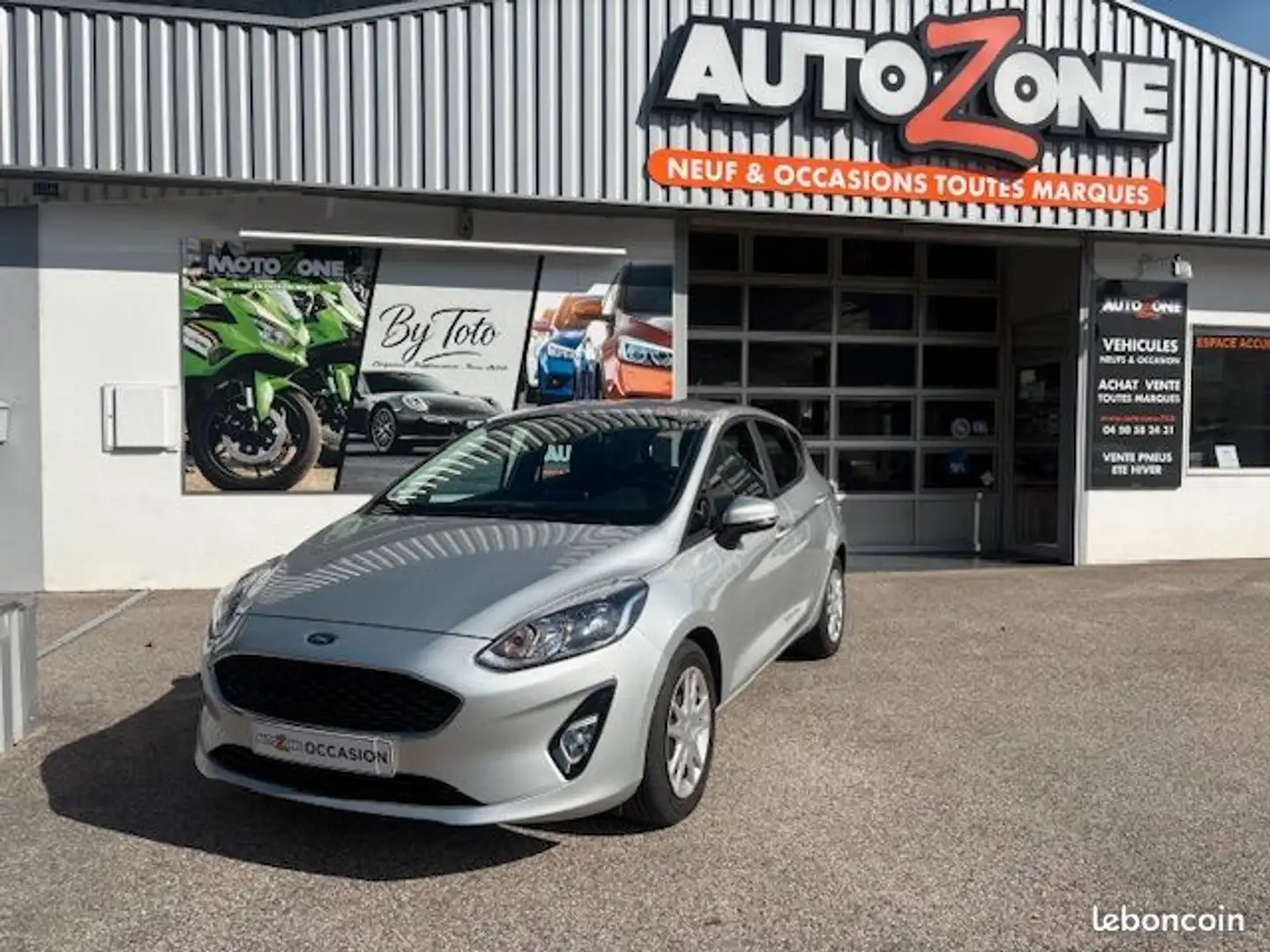 Ford Fiesta v 1.0 ecoboost 100 s&s 5cv business nav 5p Gris - 2