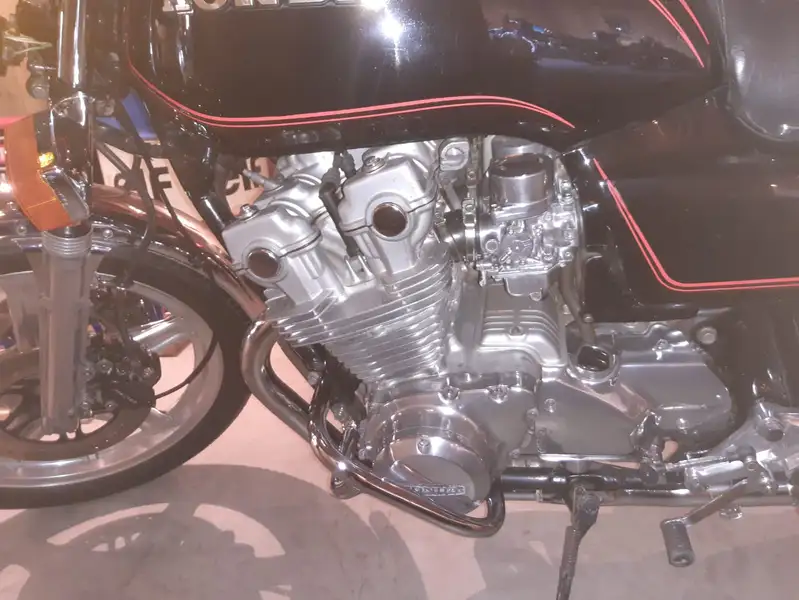 Honda CB 750 - foto 8