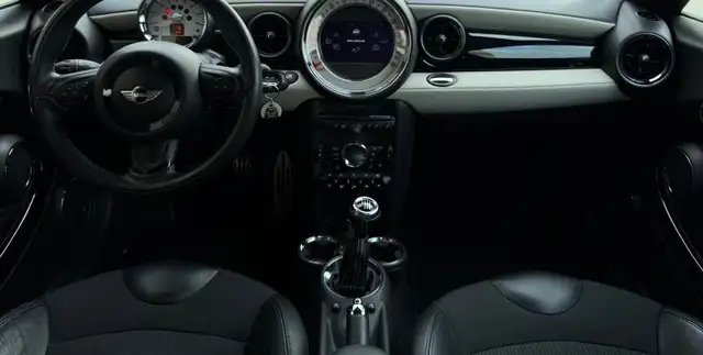 Mini Cooper view 10