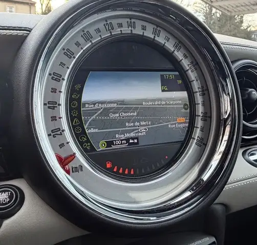 Mini Cooper view 13