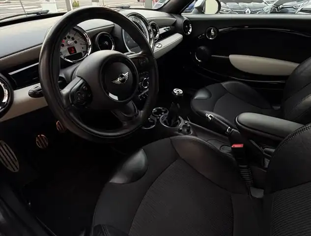 Mini Cooper view 9