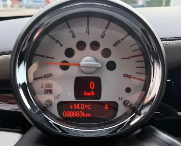 Mini Cooper view 11