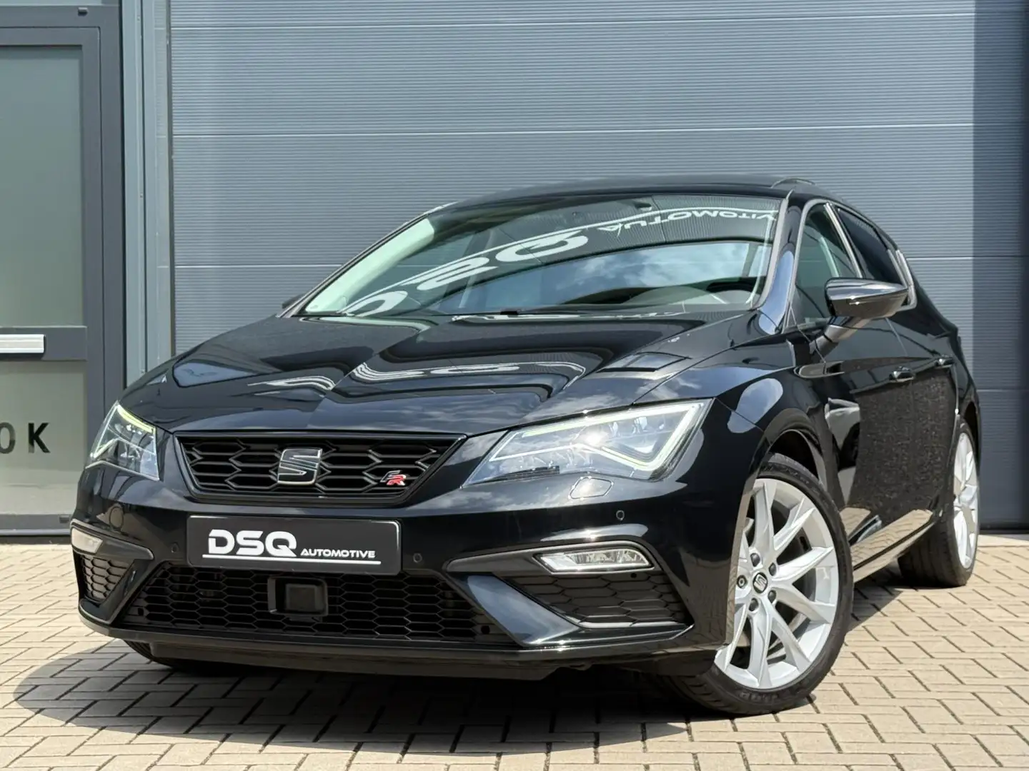 SEAT Leon 1.8 TSI FR Business Intense Zwart - 1