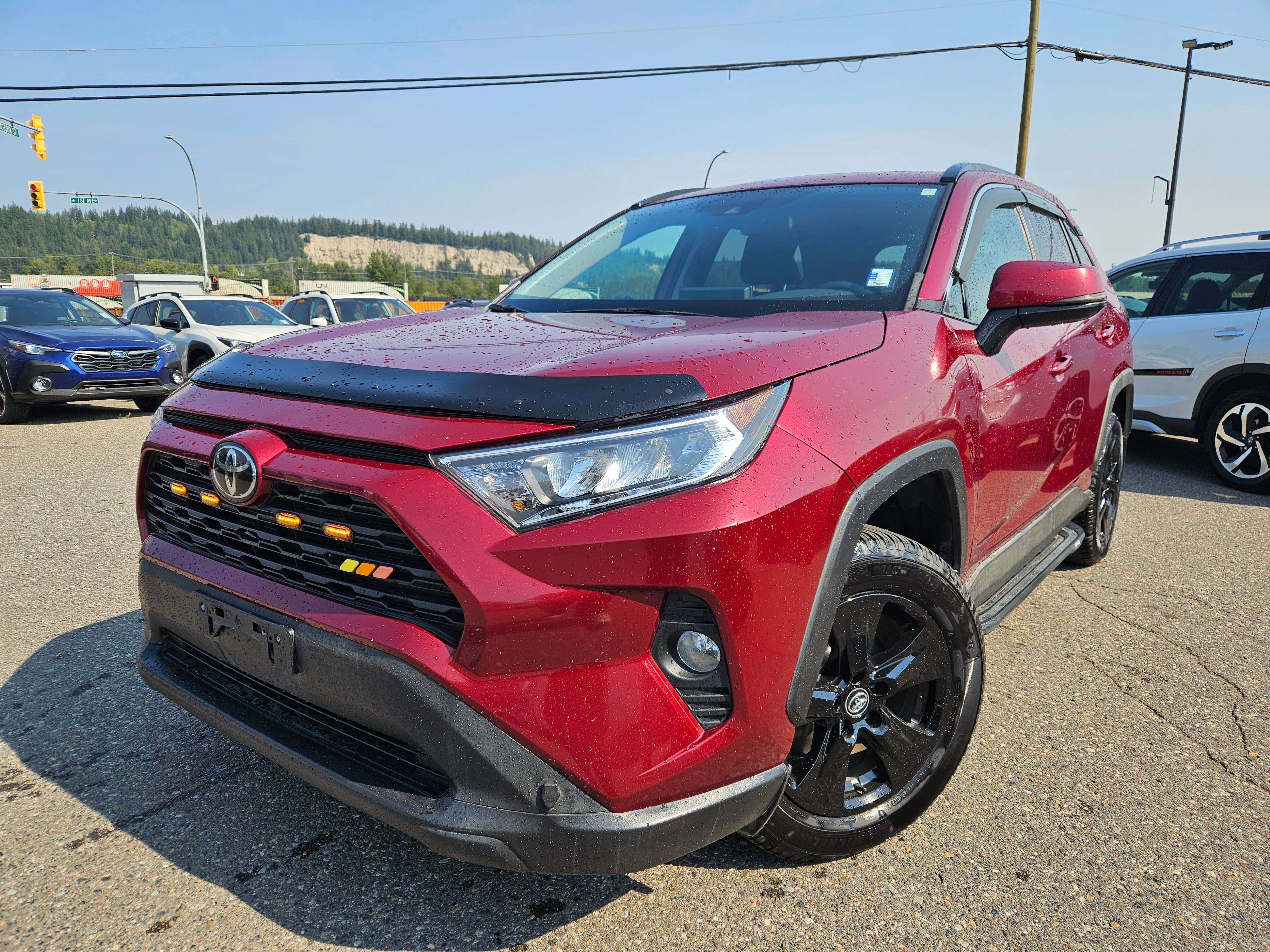 2020 Toyota RAV4 XLE | AWD | Heated Front Seats | Power Sunroof — снимка 1
