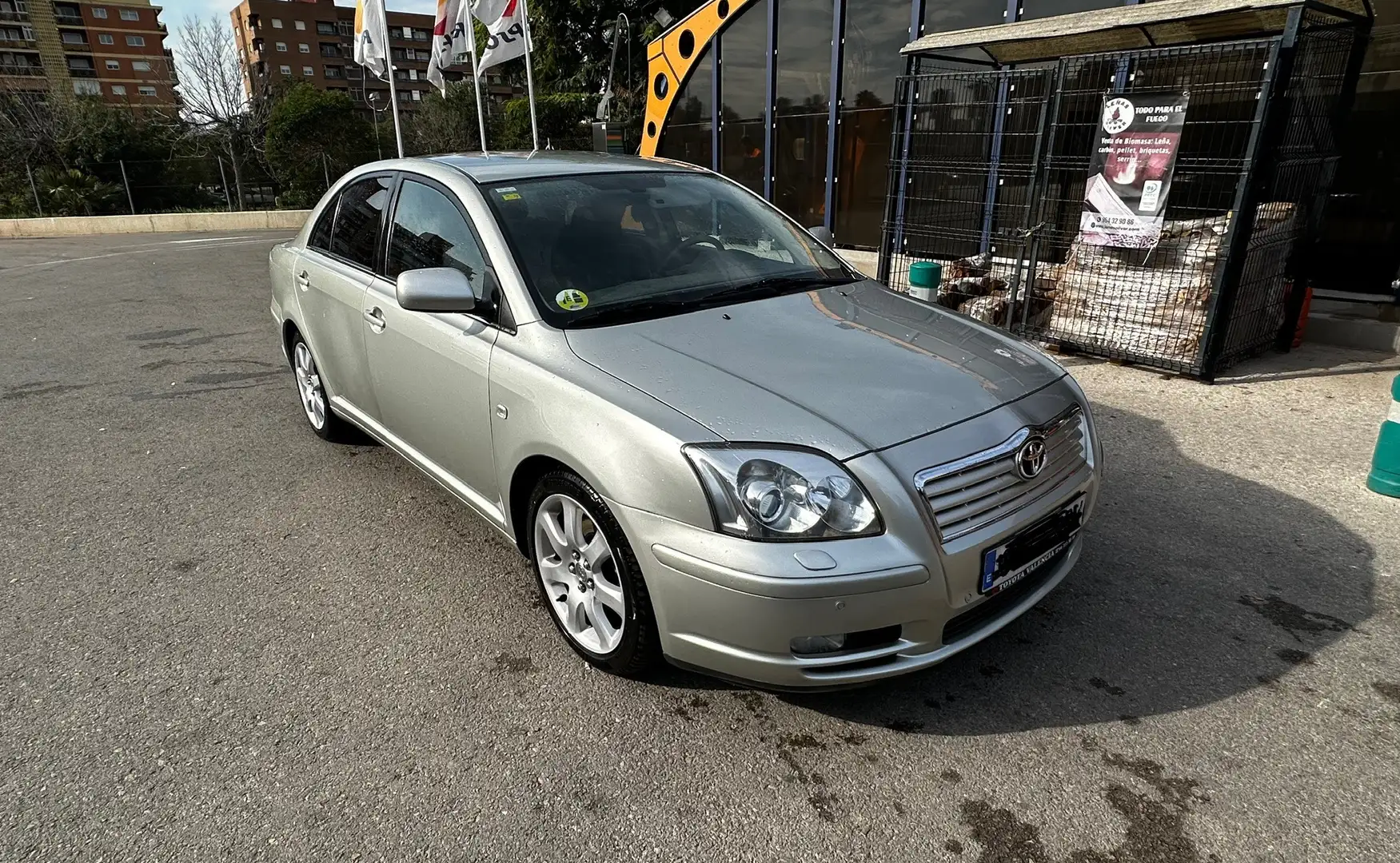 Toyota Avensis 2.0 VVT-i Executive - 2