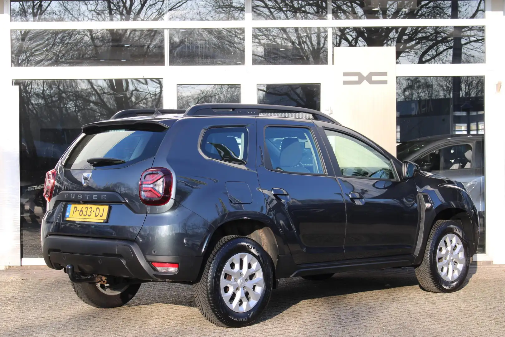 Dacia Duster 1.3 TCe Comfort | Armsteun | Trekhaak | Achteruitr Gris - 2