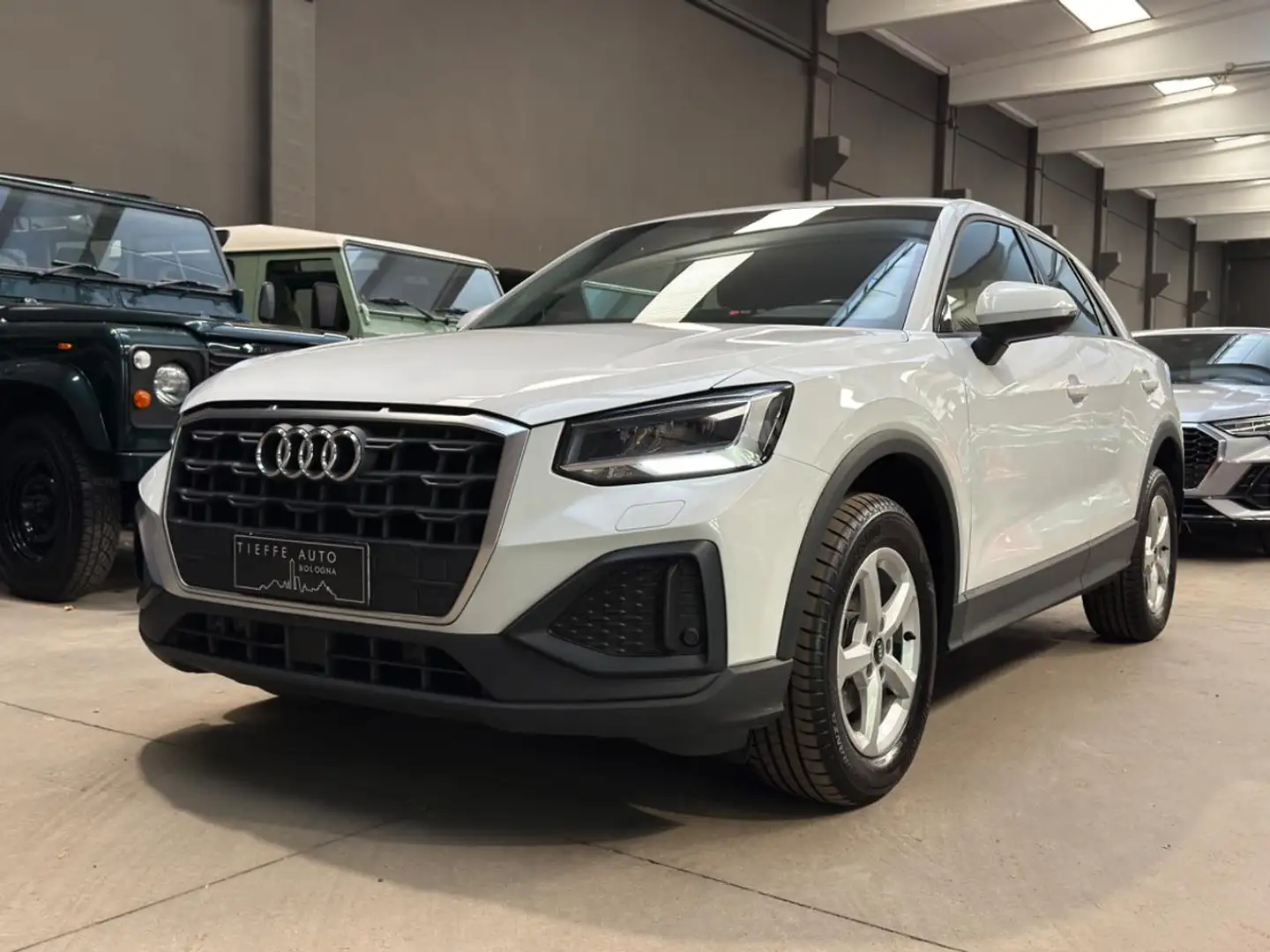 Audi Q2 30 TDI S tronic Business | NEOPATENTATI | Bianco - 1