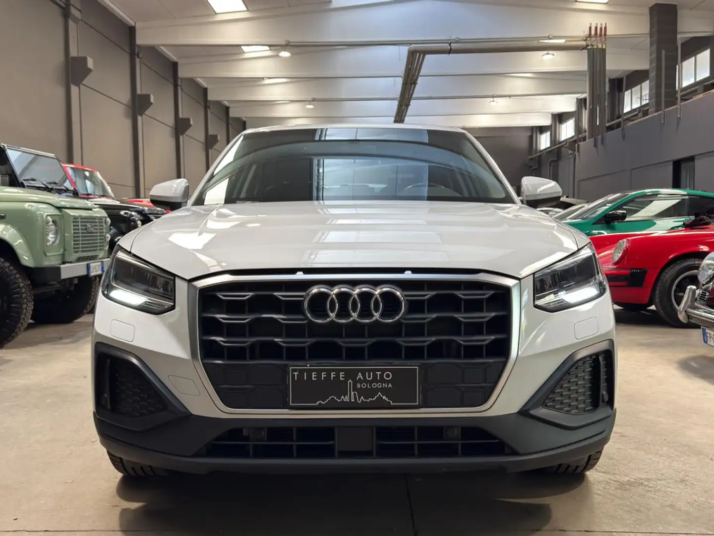 Audi Q2 30 TDI S tronic Business | NEOPATENTATI | Bianco - 2