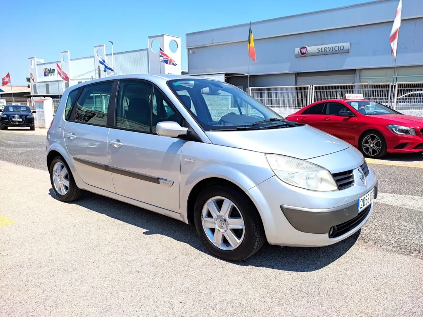 Renault Scenic II 2.0 Luxe Dynamique 136 Zilver - 1