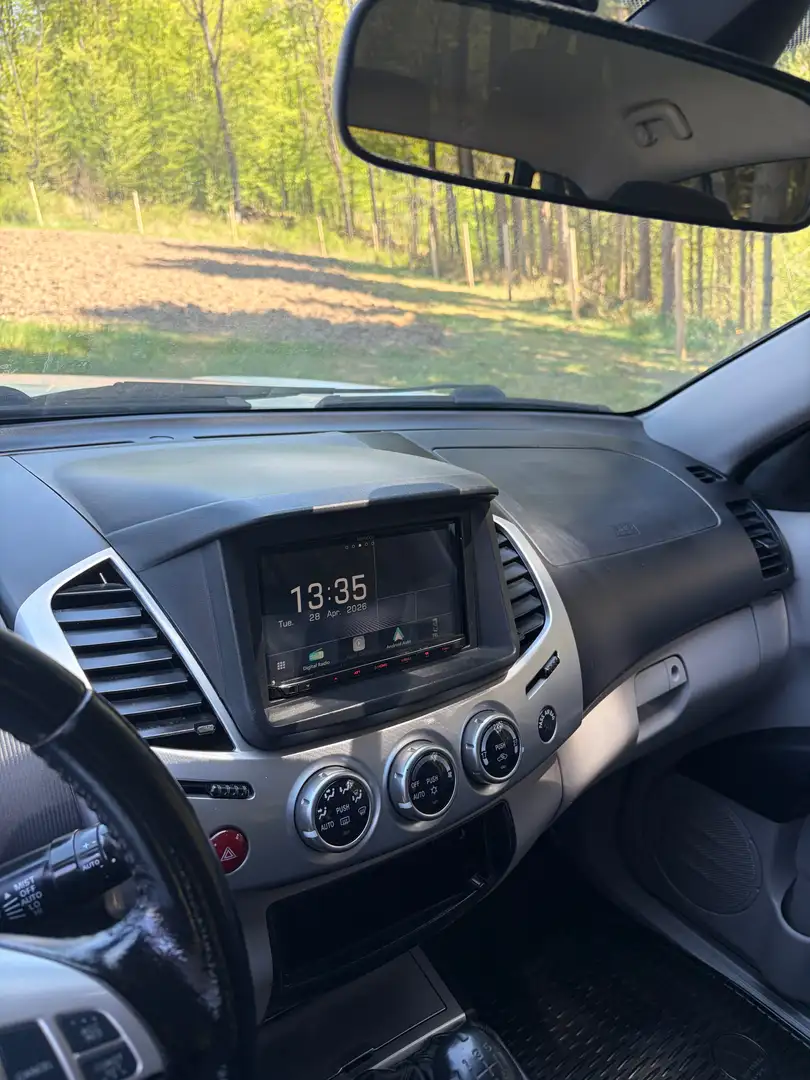 Mitsubishi L200 Weiß - 2