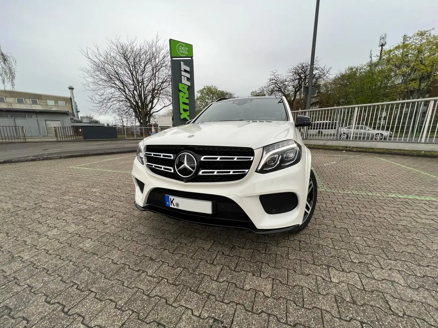 Mercedes-Benz GLS 350 d 4Matic 9G-TRONIC AMG Line Weiß - 1