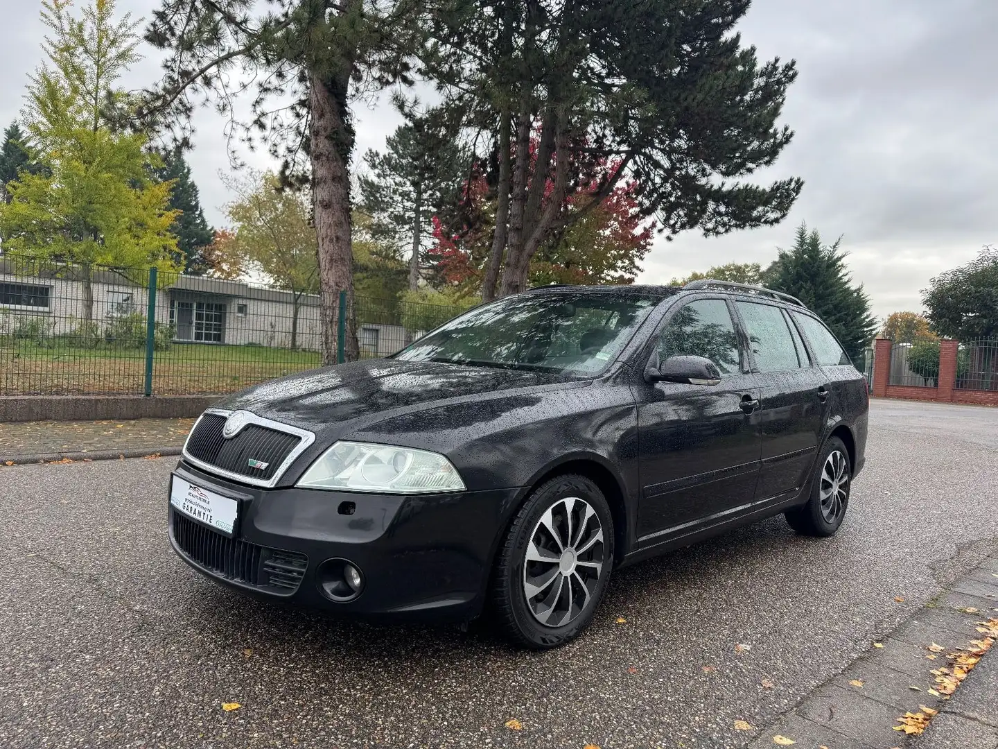 Skoda Octavia Combi Tour TÜV NEU Garantie Noir - 1