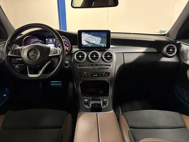Mercedes-Benz 250 view 11