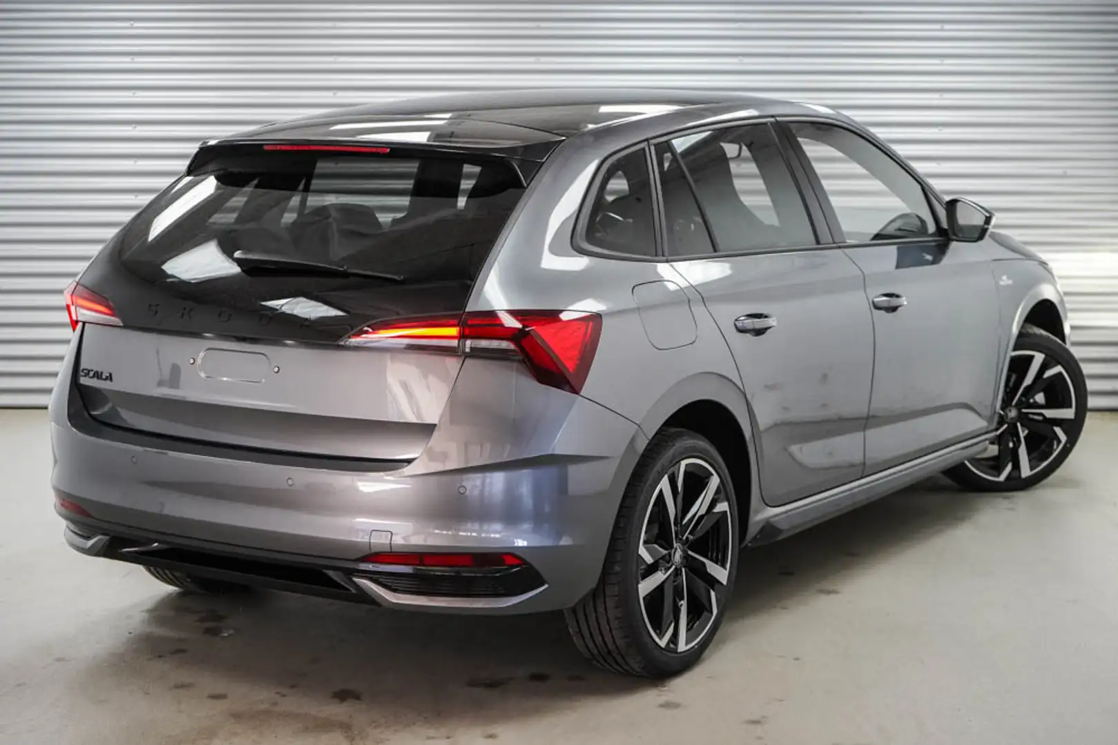 Skoda Scala 1,0 TSI DSG Monte Carlo Grau - 2