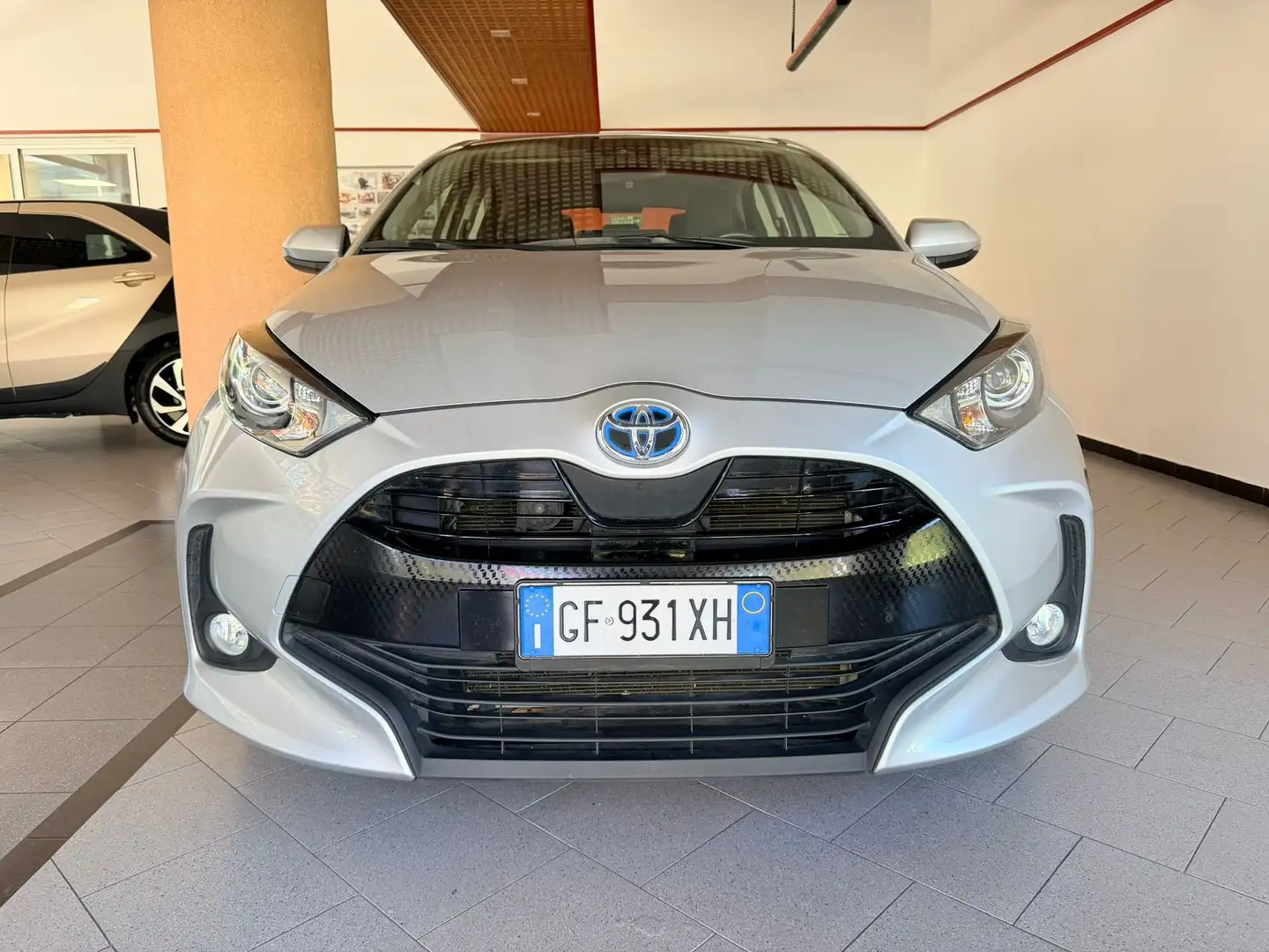 Toyota Yaris 1.5h Active Argent - 2