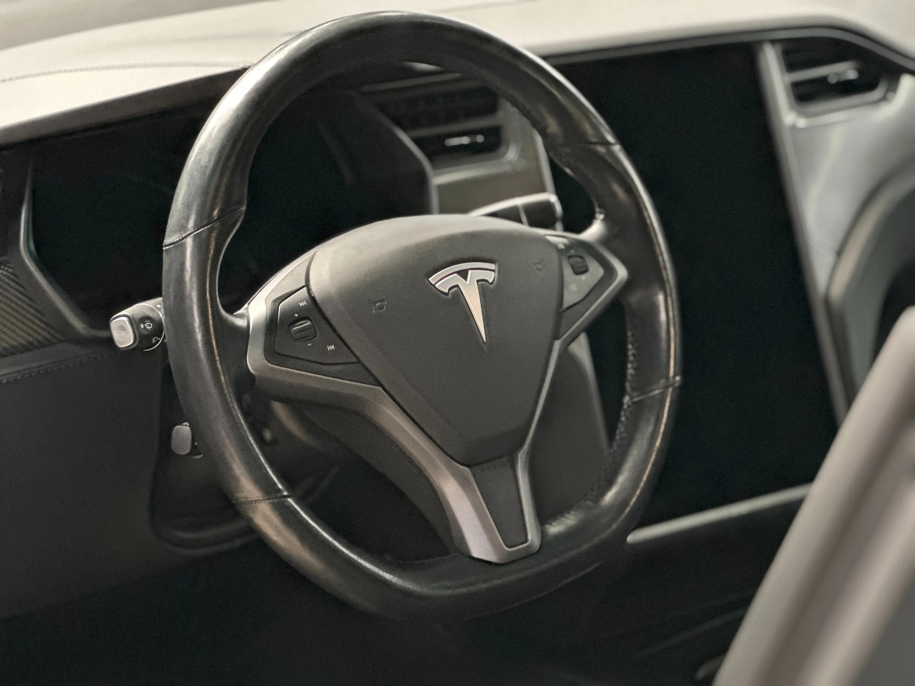 Tesla Model X LONG RANGE 100D - TOW HOOK - AUTOPILOT - CARBON — photo 9