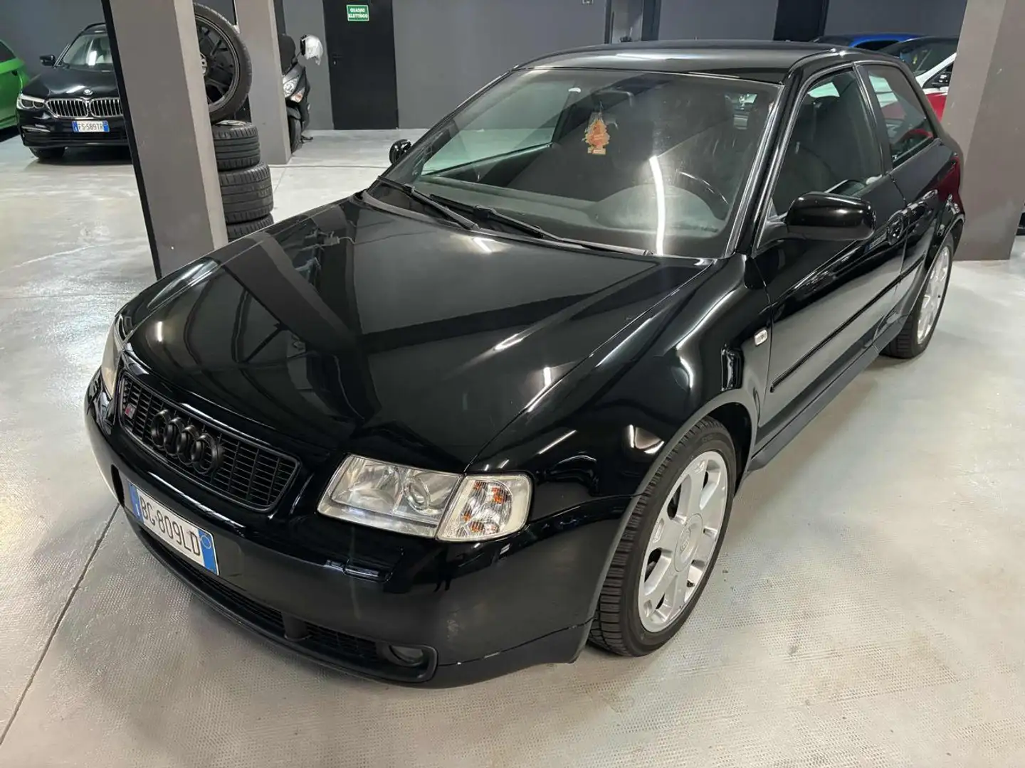 Audi S3 1.8 turbo QUATTRO MOTORE REVISIONATO Zwart - 1