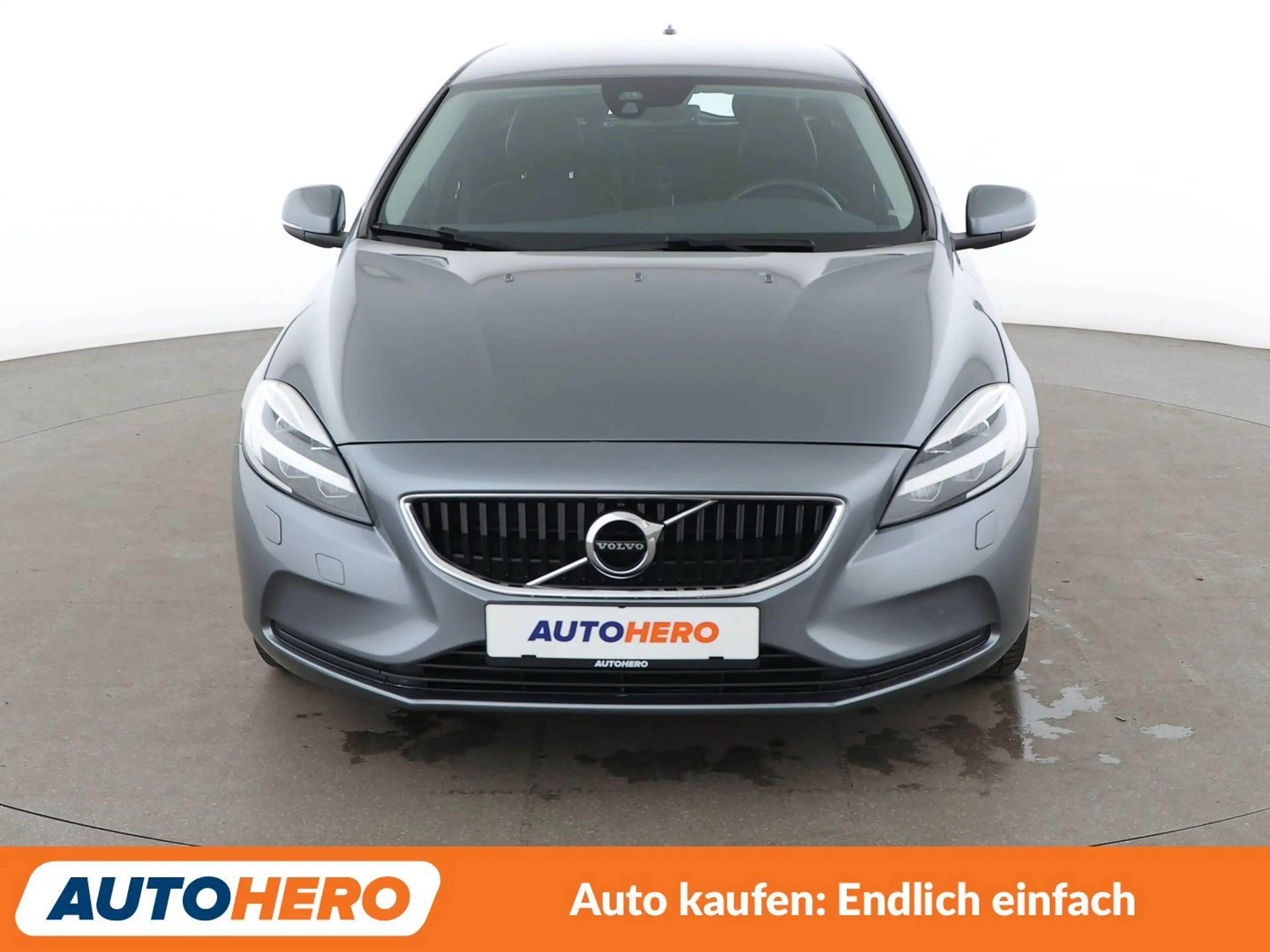 Volvo V40 2.0 T2 Momentum*NAV*LED*TEMPO*PDC*SHZ*BT* — photo 9