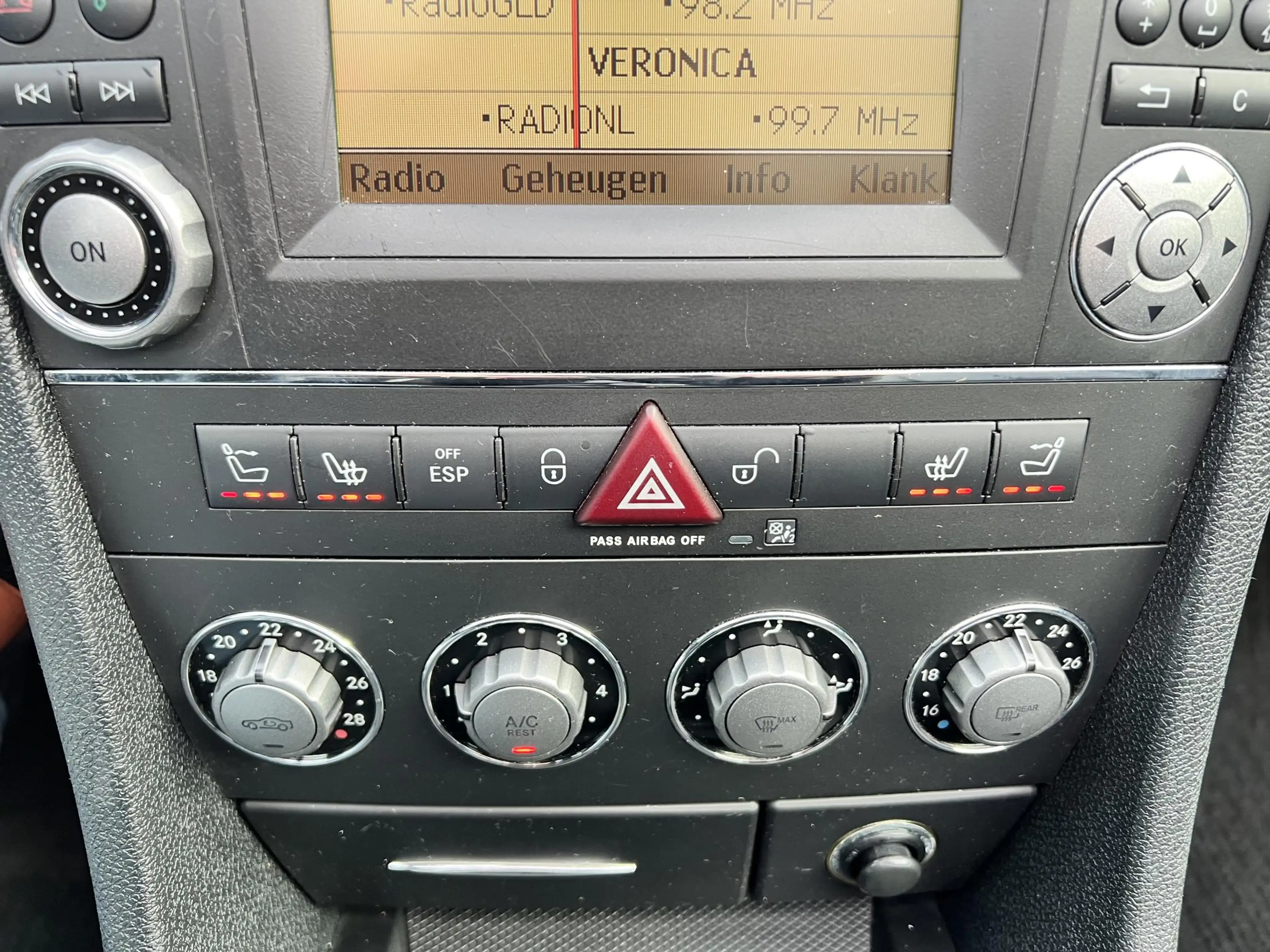 Mercedes-Benz SLK 200 K. Prestige Plus /Apple Carplay/Stoelverw./Nekverw — photo 22