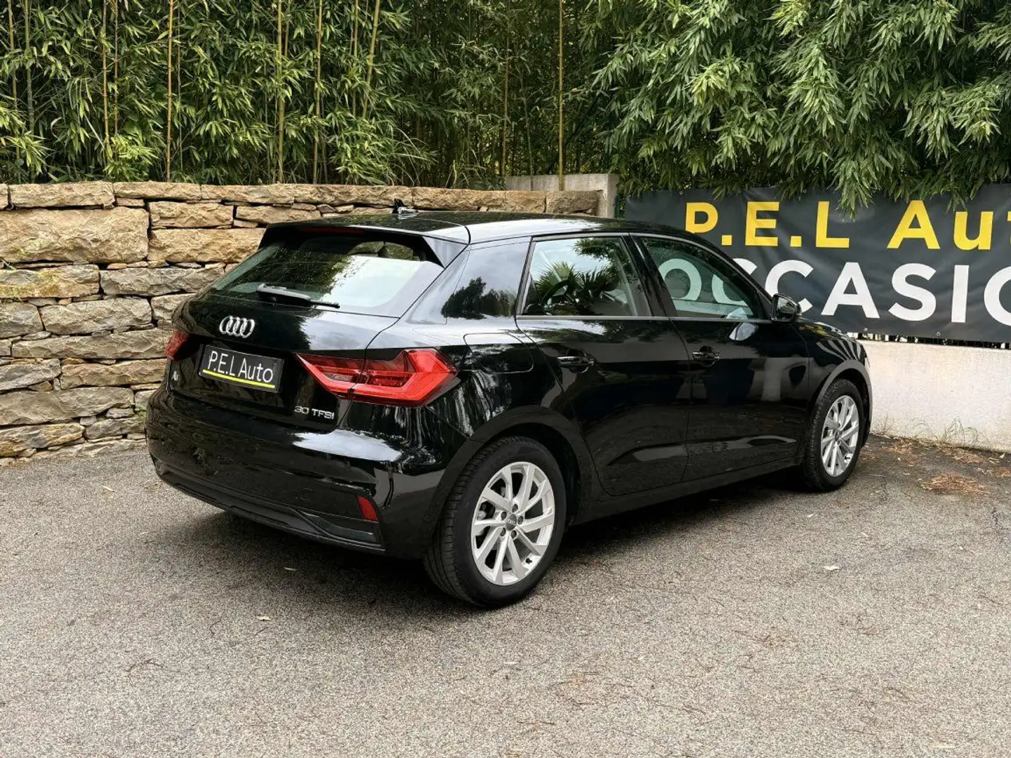 Audi A1 30 TFSI 116 ch S tronic 7 Design Noir - 2