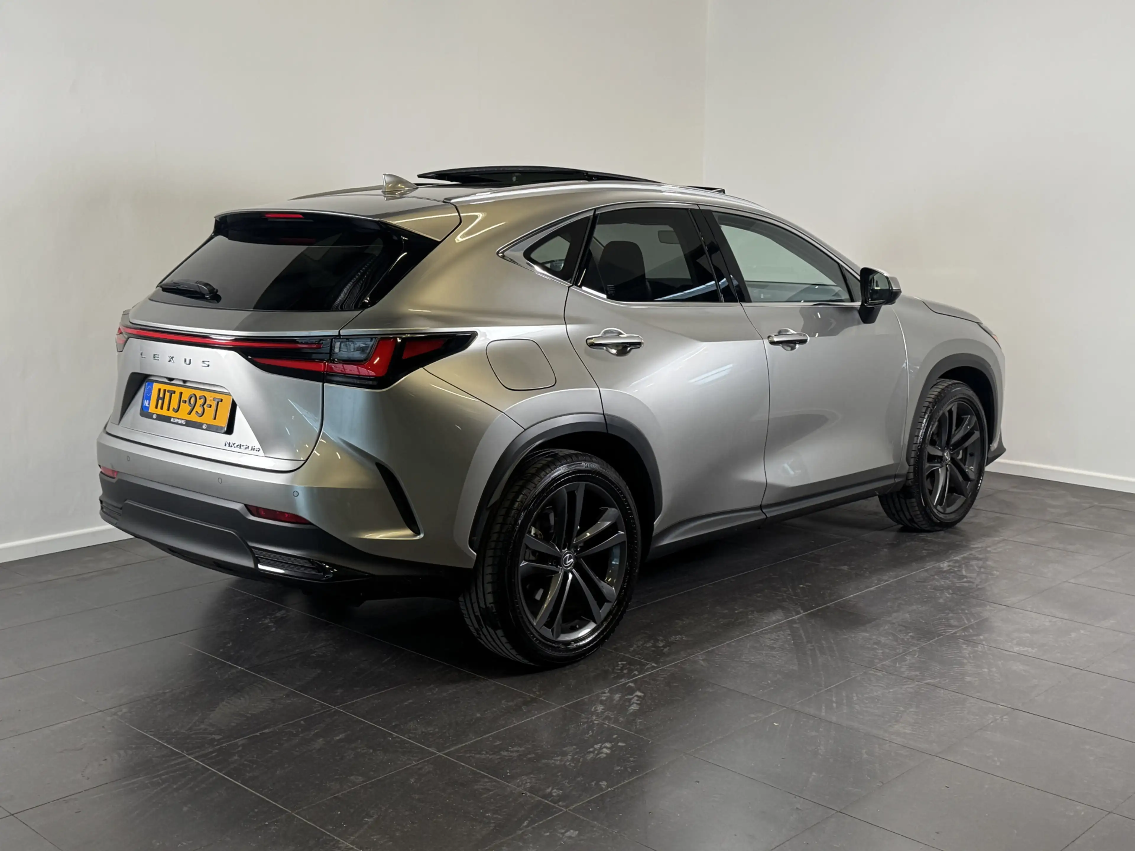 Lexus NX 450h+ AWD Executive Line | Schuif -/ kanteldak | Electri — photo 4