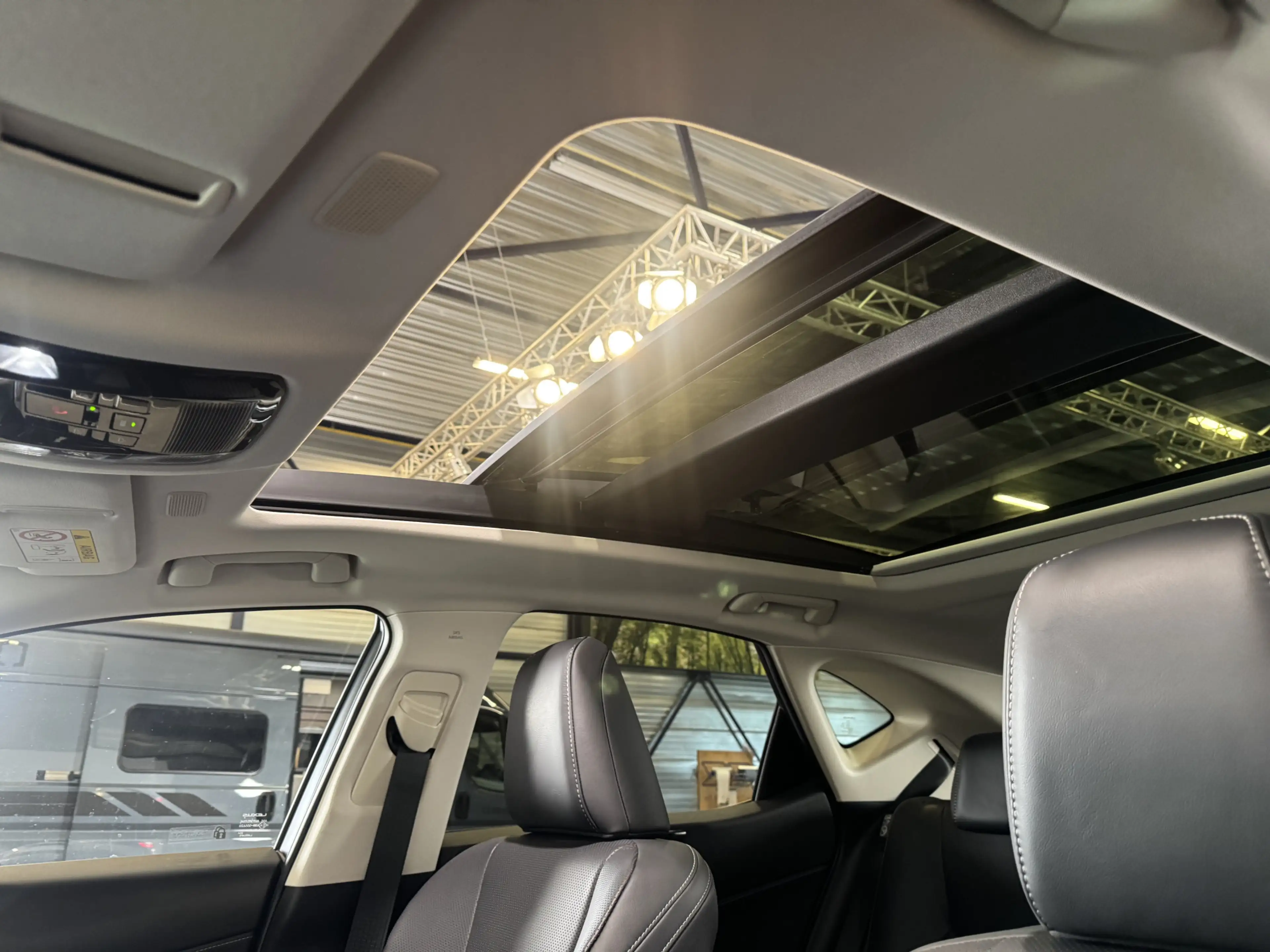 Lexus NX 450h+ AWD Executive Line | Schuif -/ kanteldak | Electri — photo 11