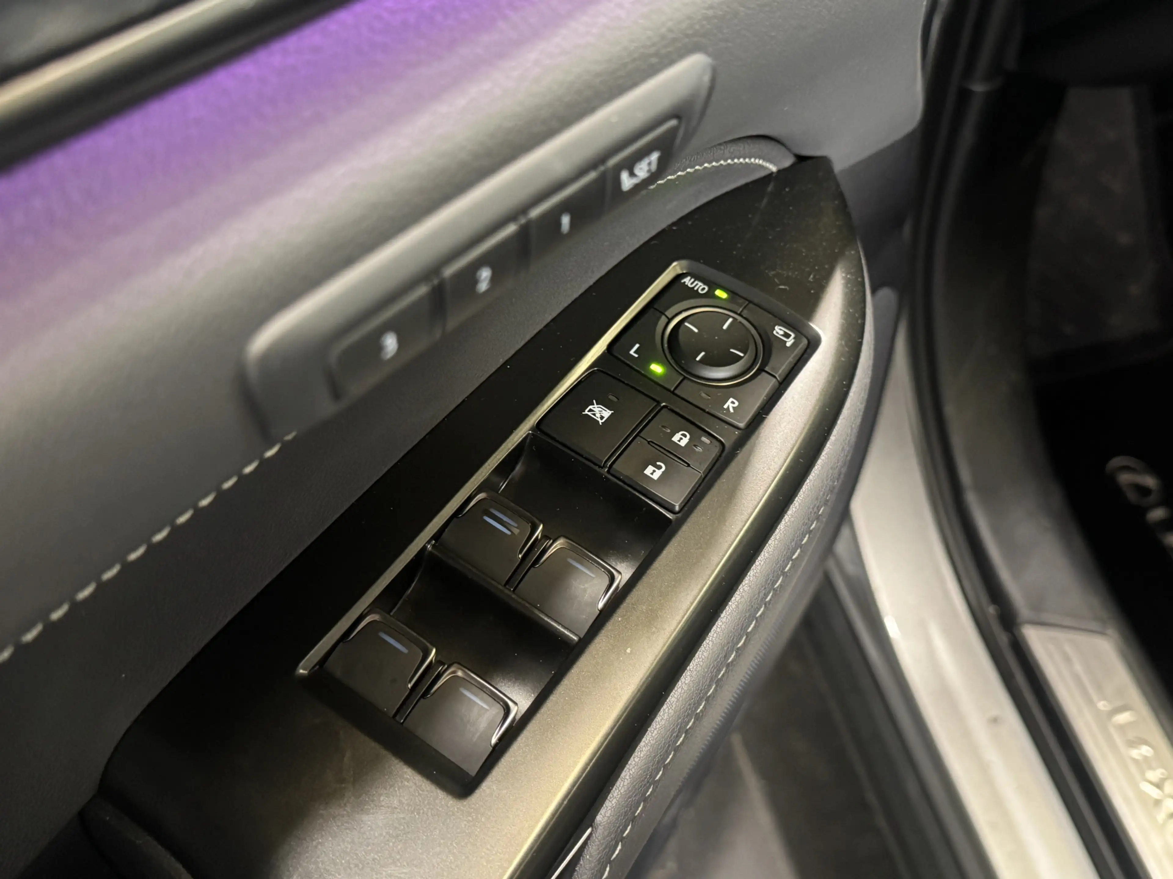Lexus NX 450h+ AWD Executive Line | Schuif -/ kanteldak | Electri — photo 8