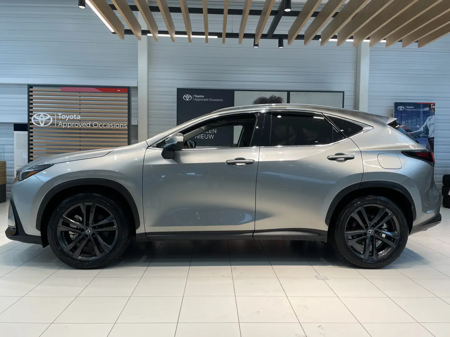 Lexus NX 450h+ AWD Executive Line | Schuif -/ kanteldak | Electri Gris - 2