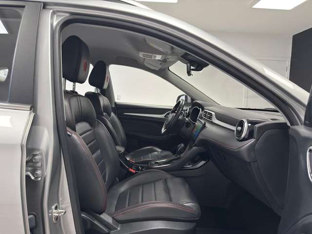 MG ZS — photo 12