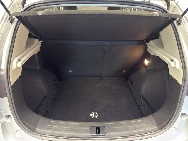 MG ZS — photo 16
