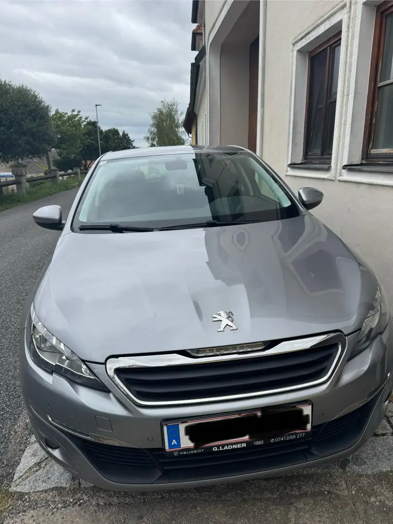 Peugeot 308 PureTech 110 Stop & Start Active Grau - 2