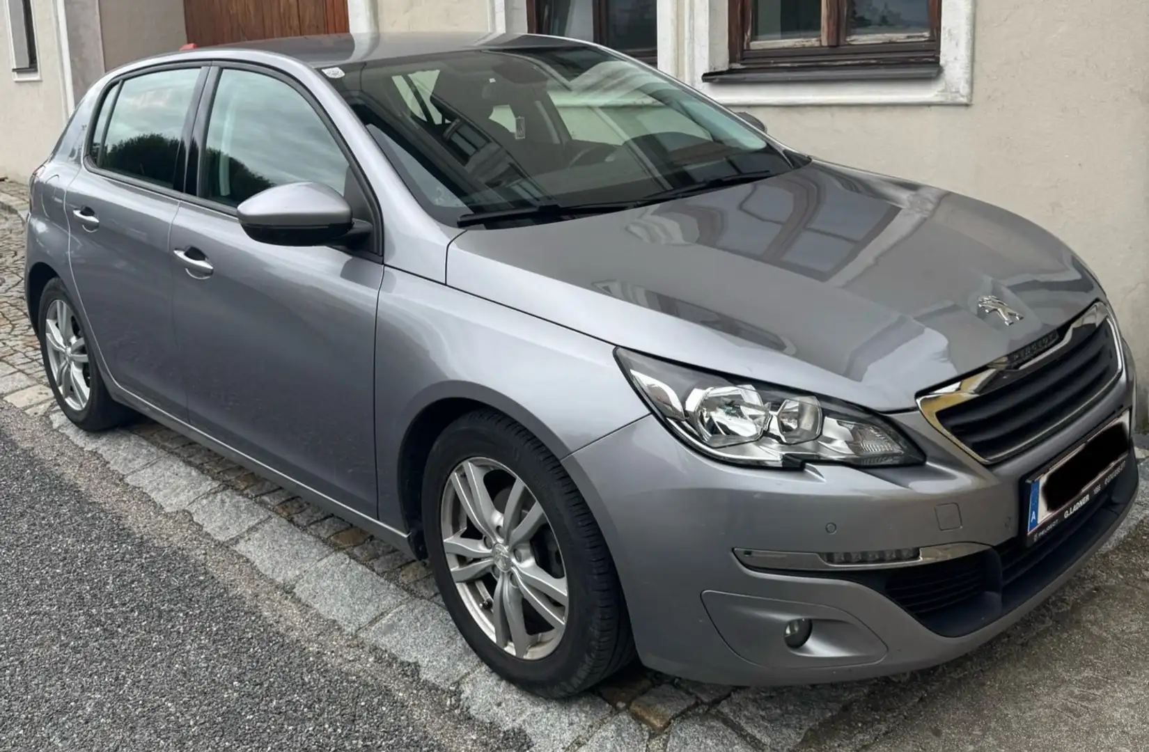 Peugeot 308 PureTech 110 Stop & Start Active Grau - 1