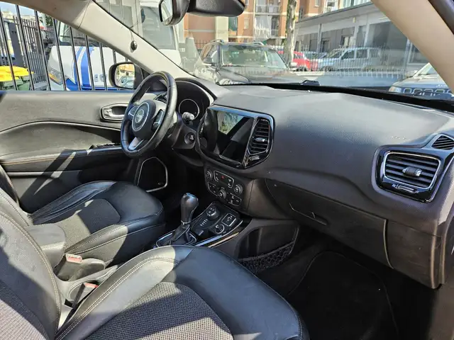 Jeep Compass view 17