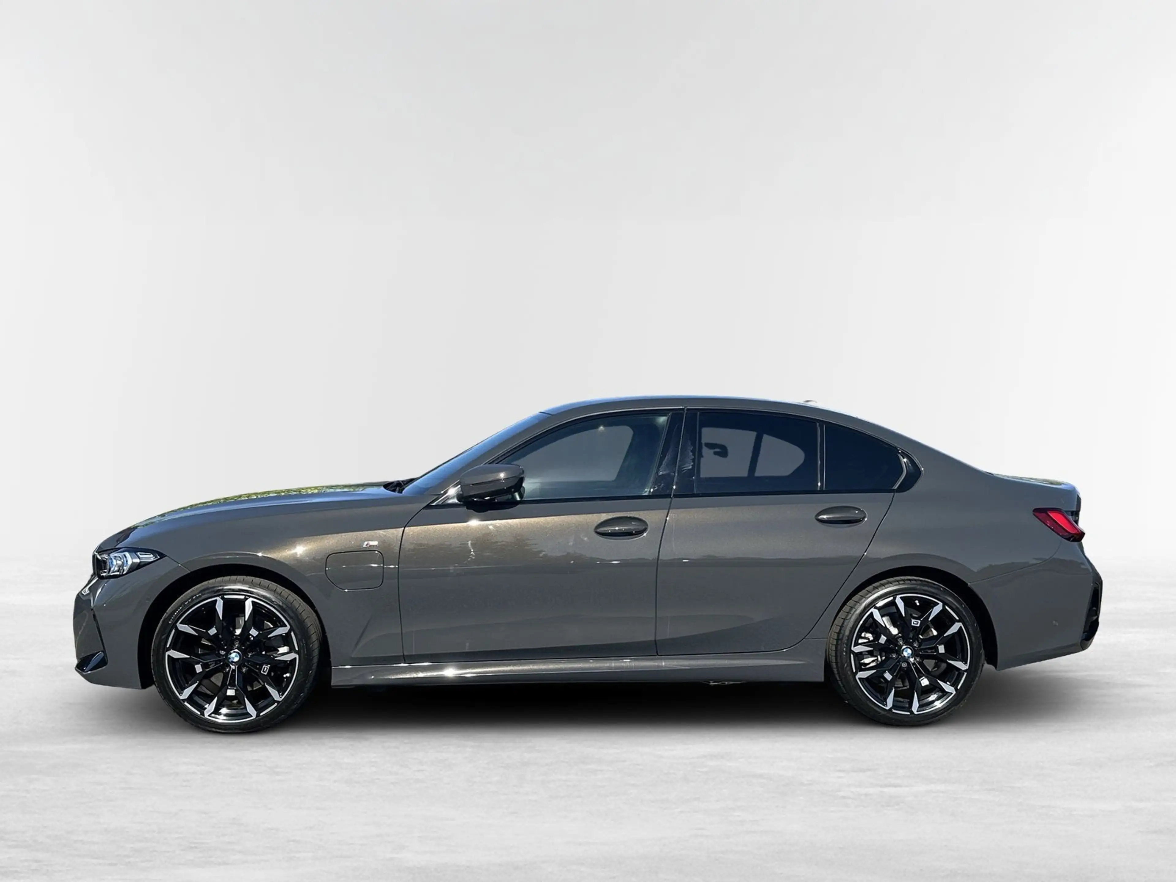 BMW 330 e Limo M Sportpaket *INNOPAKET.HUD.ACC* — photo 3